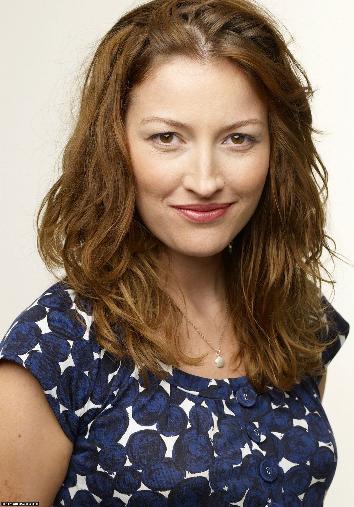 1200x1718 Descubre 12 ideas de KELLY McDONALD y kelly macdonald. actrices, cine, cine y literatura y más