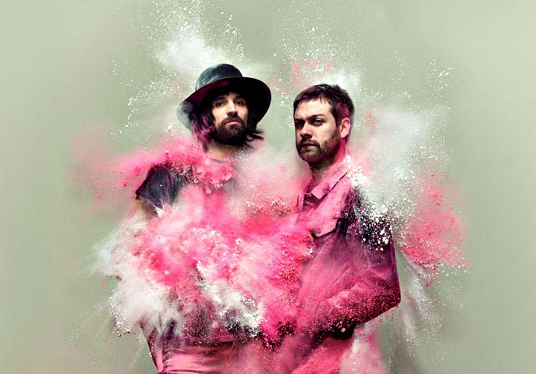1100x767 Tom Meighan Sergio Pizzorno Kasabian Llenos Polvo Rosa