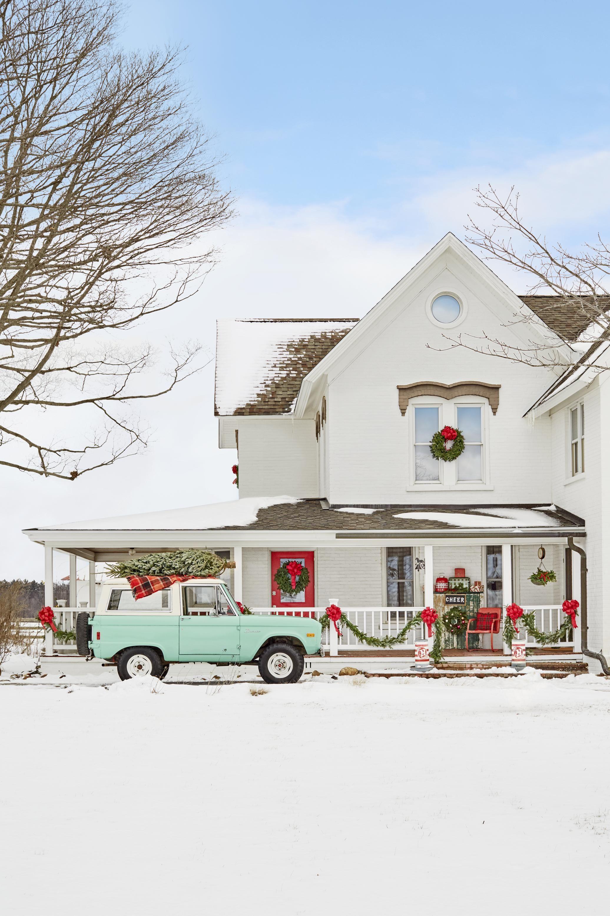 Christmas Farmhouse 