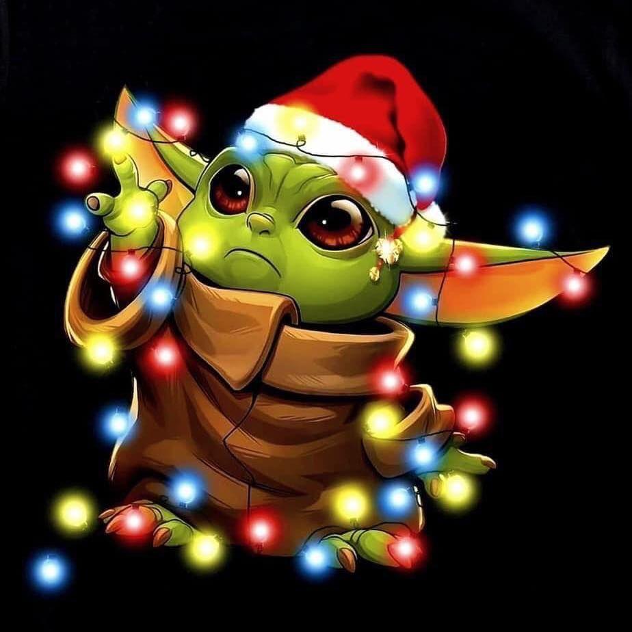 Hình nền Giáng Sinh Baby Yoda sẽ làm bạn cảm thấy ấm áp và hạnh phúc tràn đầy. Bạn sẽ được chiêm ngưỡng những bức hình đẹp về Baby Yoda cùng ông già Noel và những món quà đầy ý nghĩa. Chắc chắn bạn sẽ không muốn bỏ lỡ chúng!