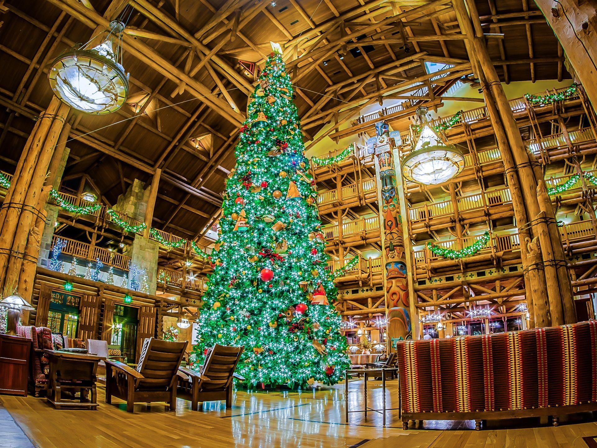 1920x1440 Wallpaper Christmas tree, interior, Disneyland 1920x1440 HD Picture, Image