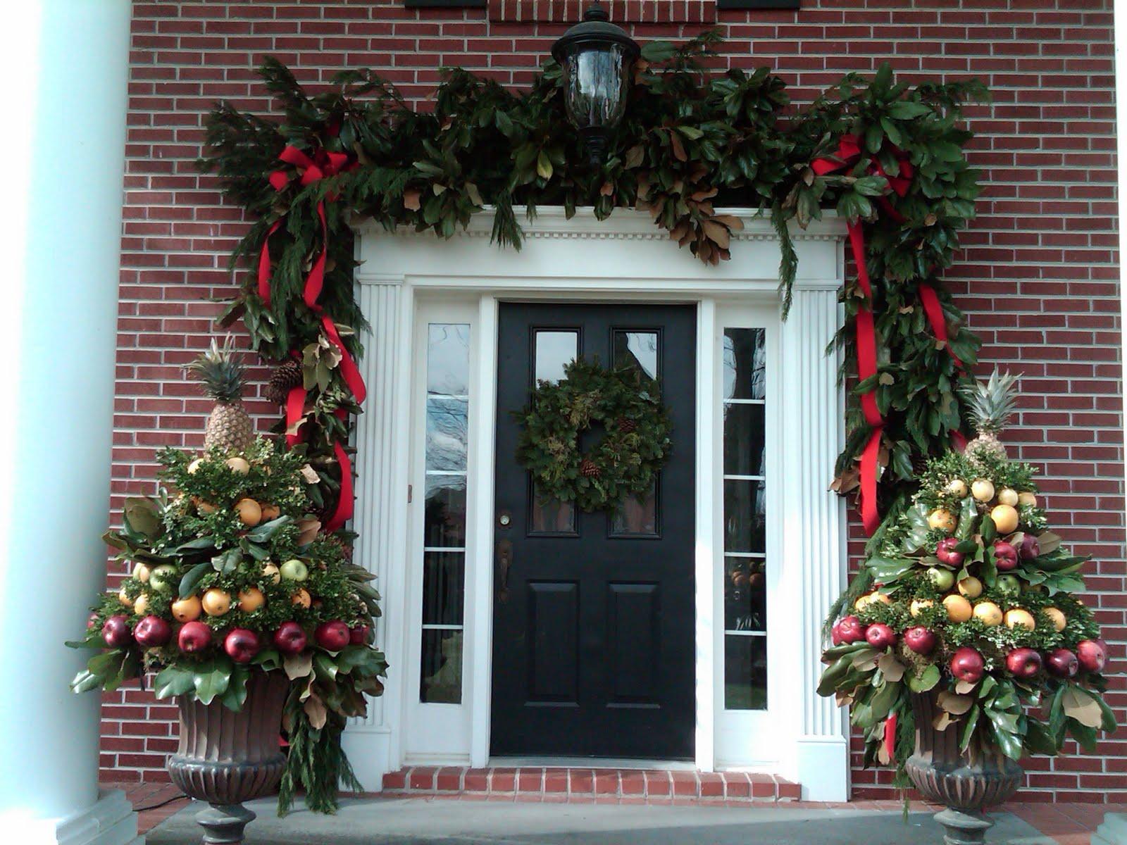 1600x1200 Best Christmas Door Decorations for 2020