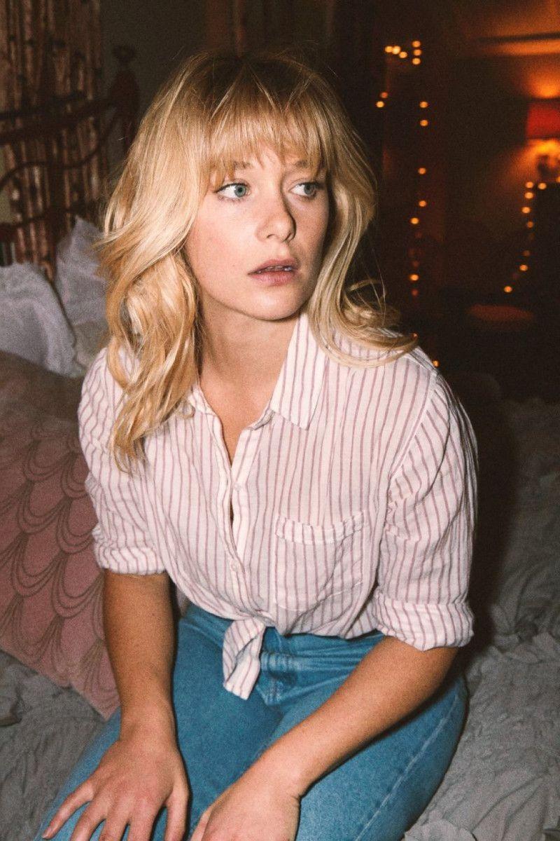 800x1200 Kathryn Newton Wallpaper