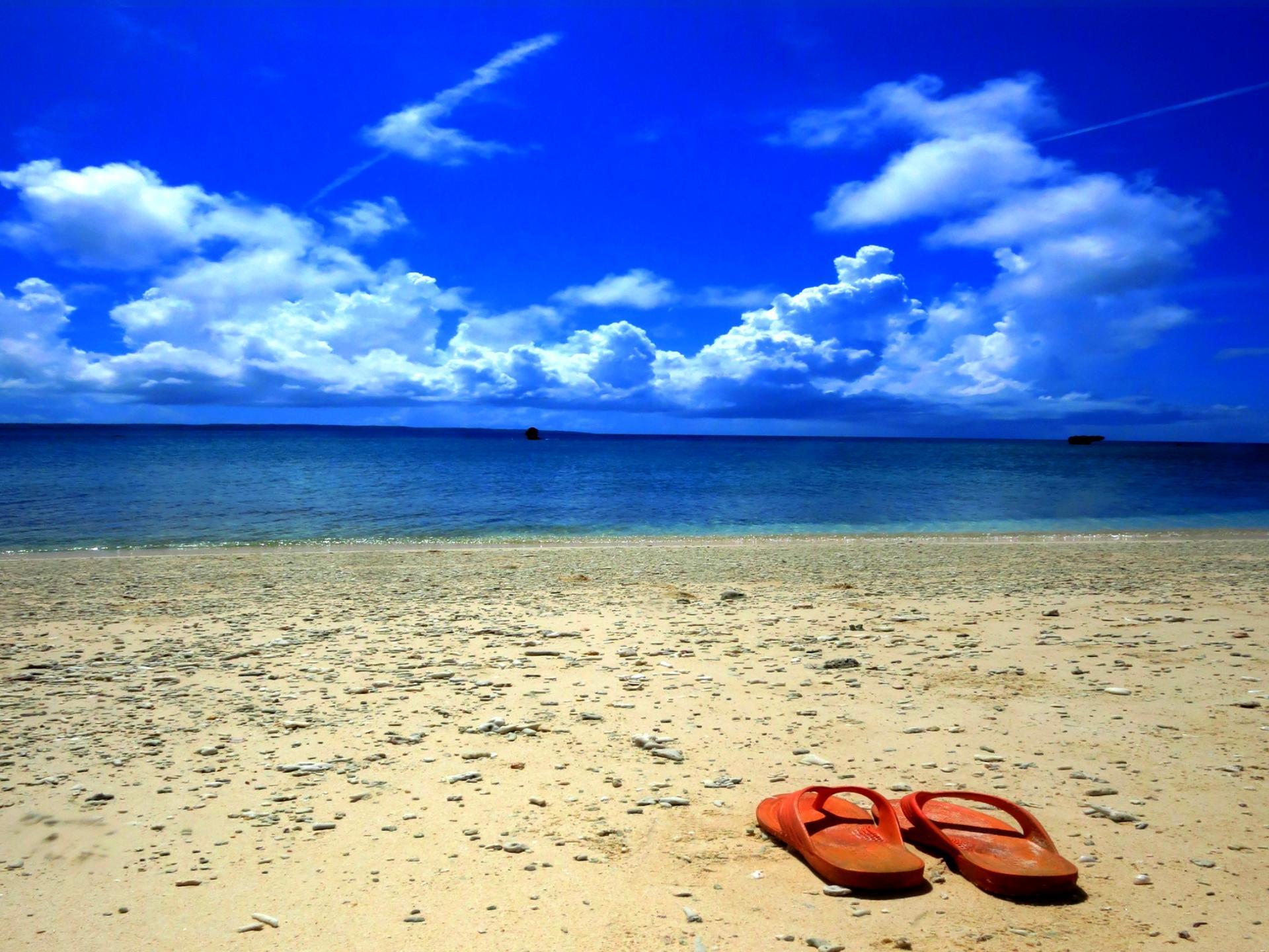 1920x1440 Beach flip flops wallpaper