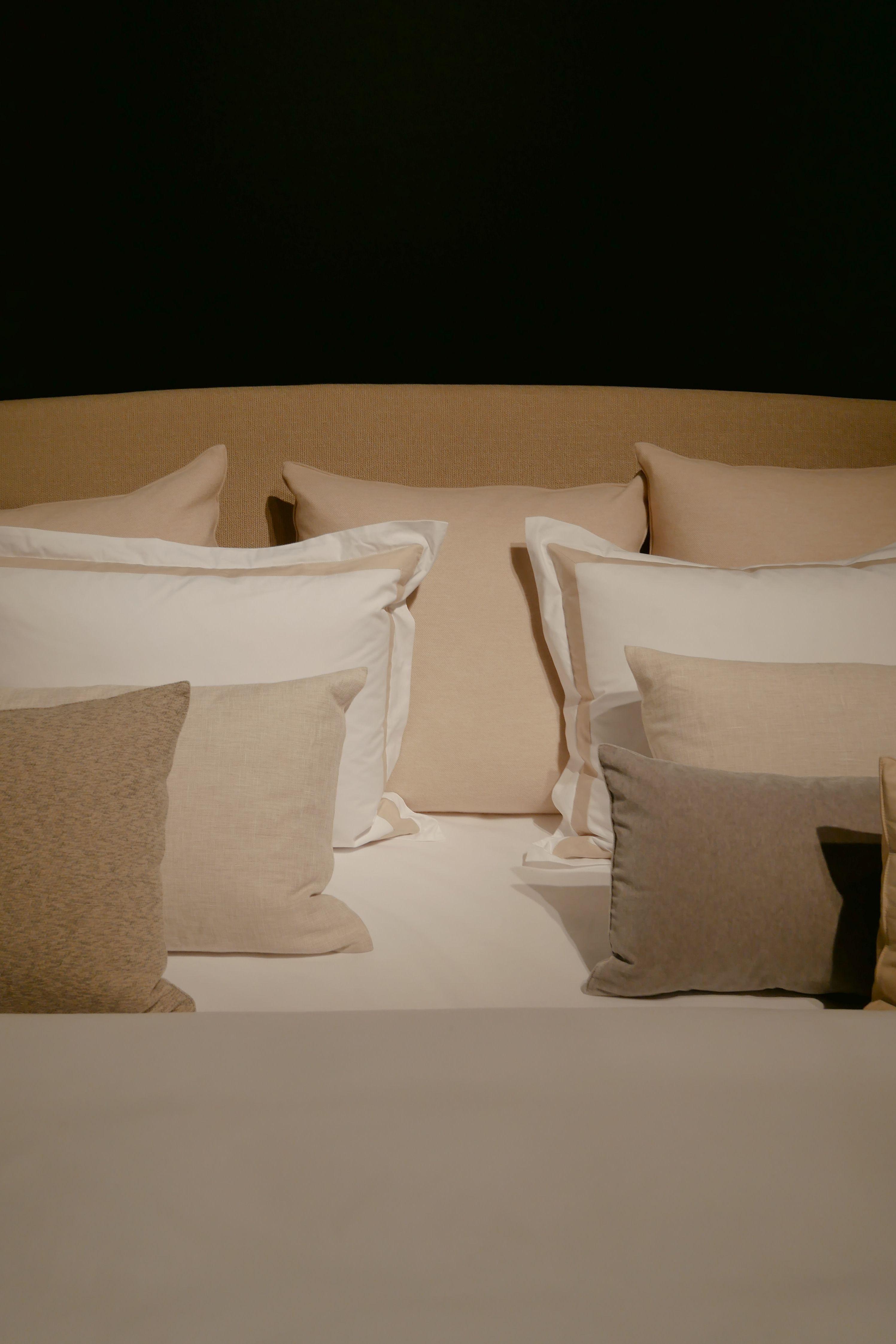 Pillows Wallpapers - Top Free Pillows Backgrounds - WallpaperAccess