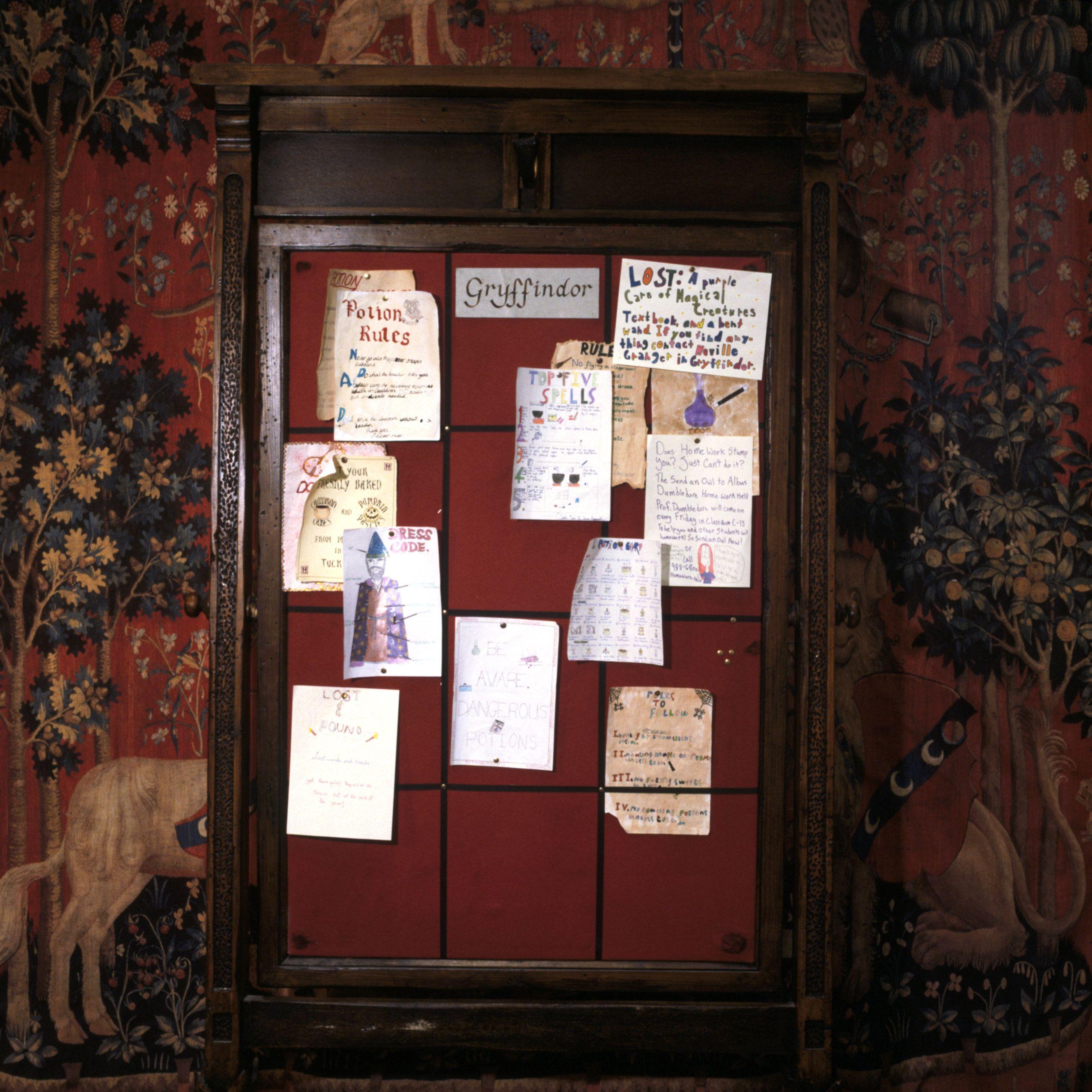 2550x2550 Behind the scenes: Creating the Gryffindor common room
