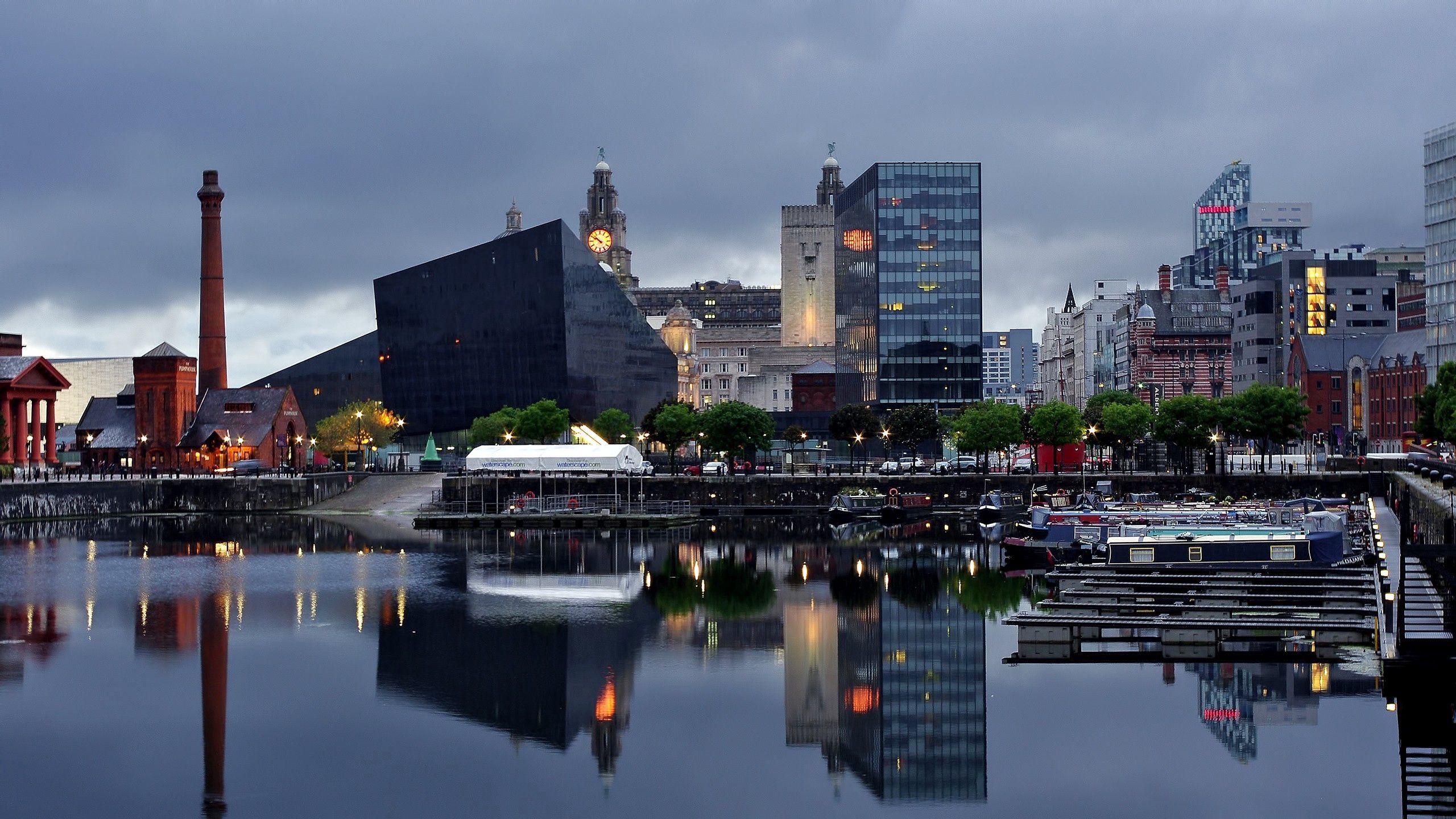 2560x1440 Download wallpaper 2560x1440 liverpool, river, buildings, night, beach widescreen 16:9 HD background