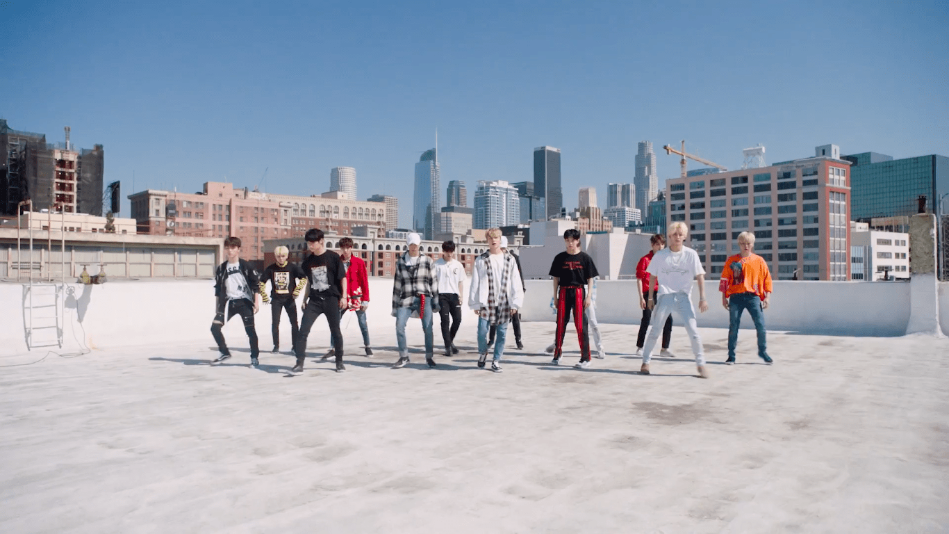 1366x768 Seventeen Wallpaper Laptop