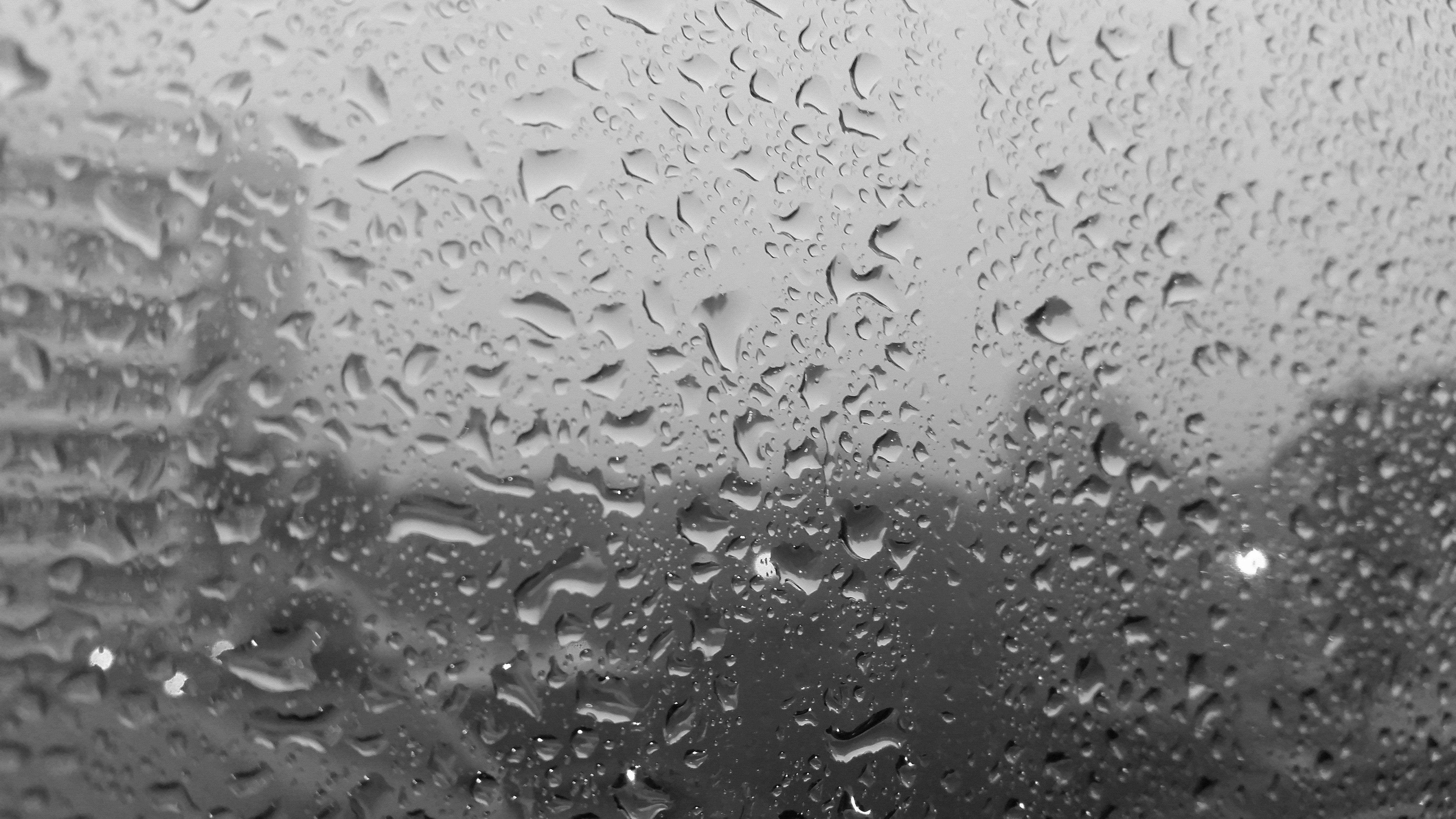 5312x2988 black white rain city closeup curitiba monochrome water drops window wallpaper
