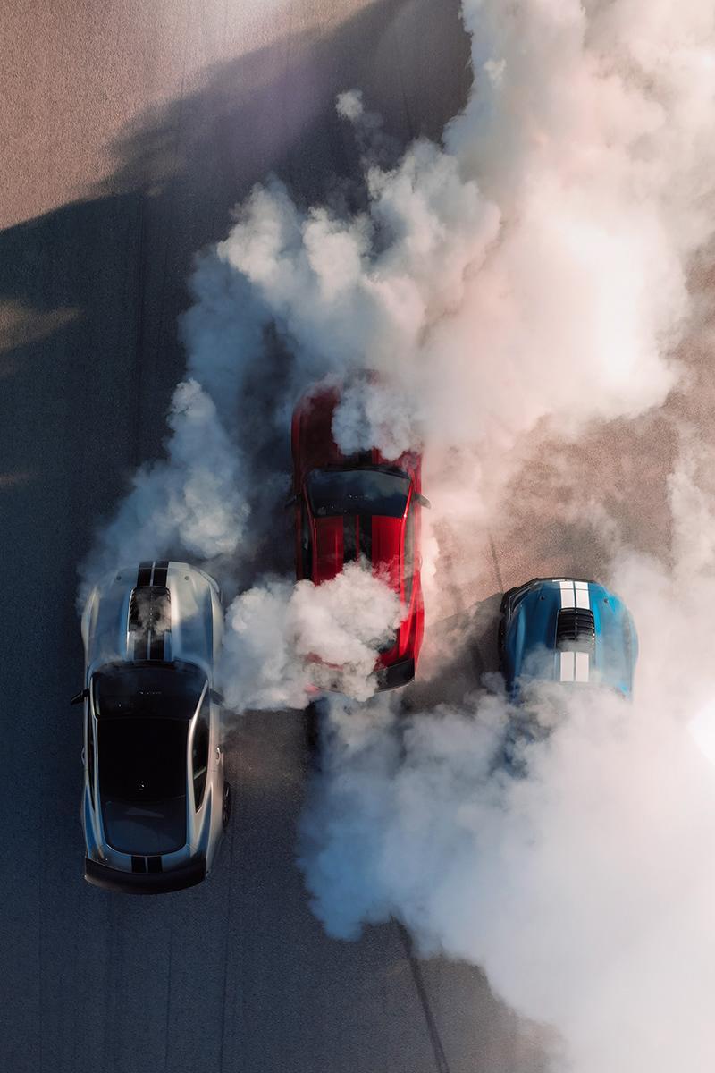 800x1200 Ford Mustang Shelby GT500. iPhone X Wallpaper