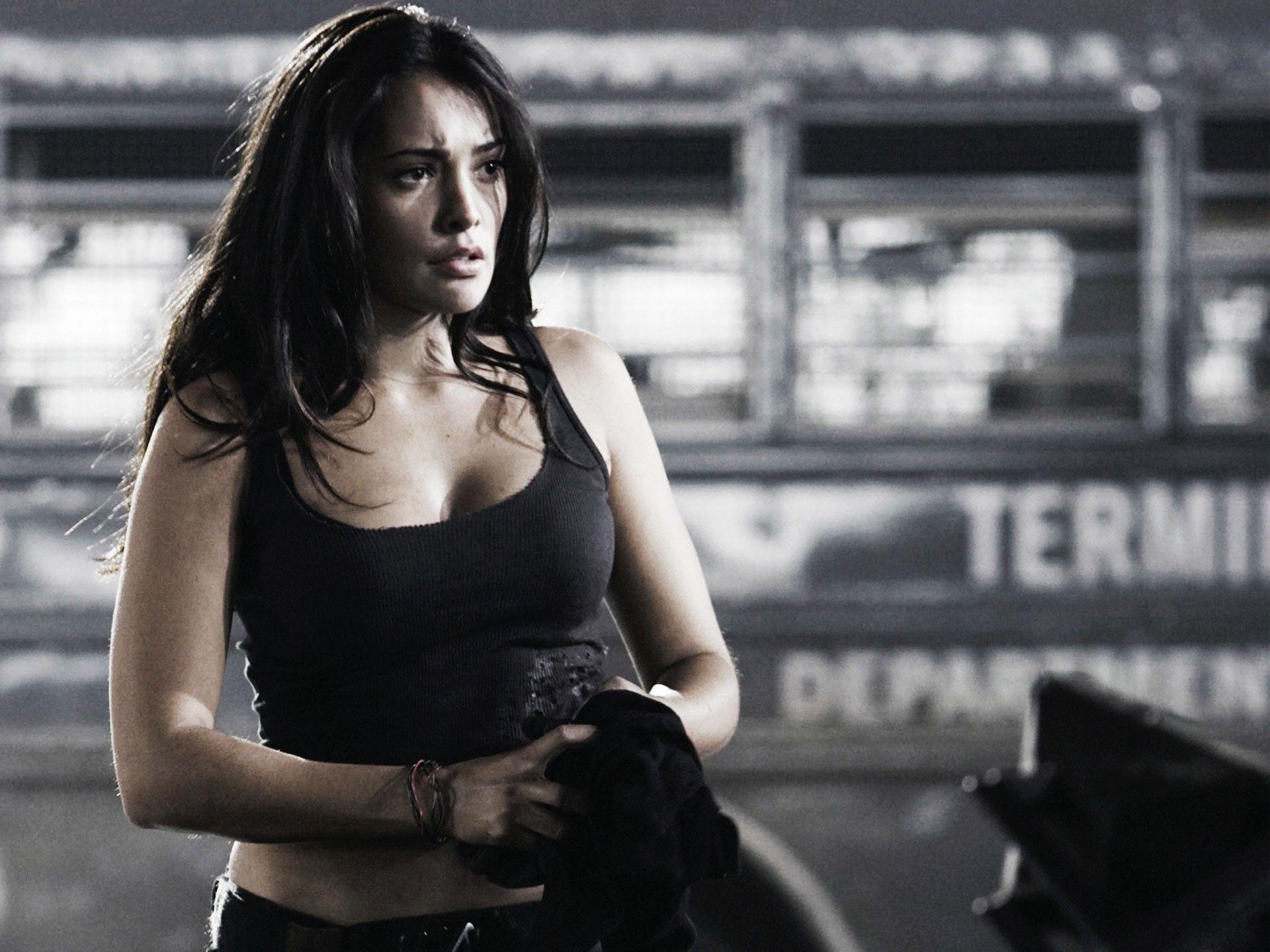 1920x1440 Natalie Martinez in Death Race HD wallpaper