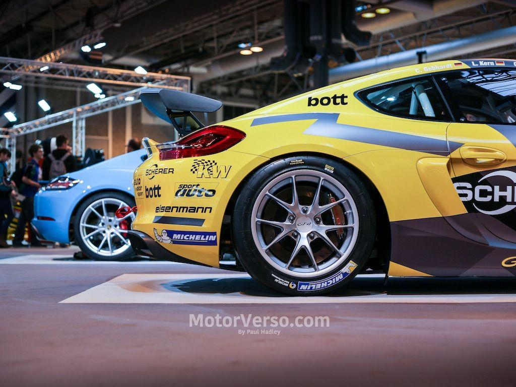 1024x768 Porsche Wallpaper Race Car