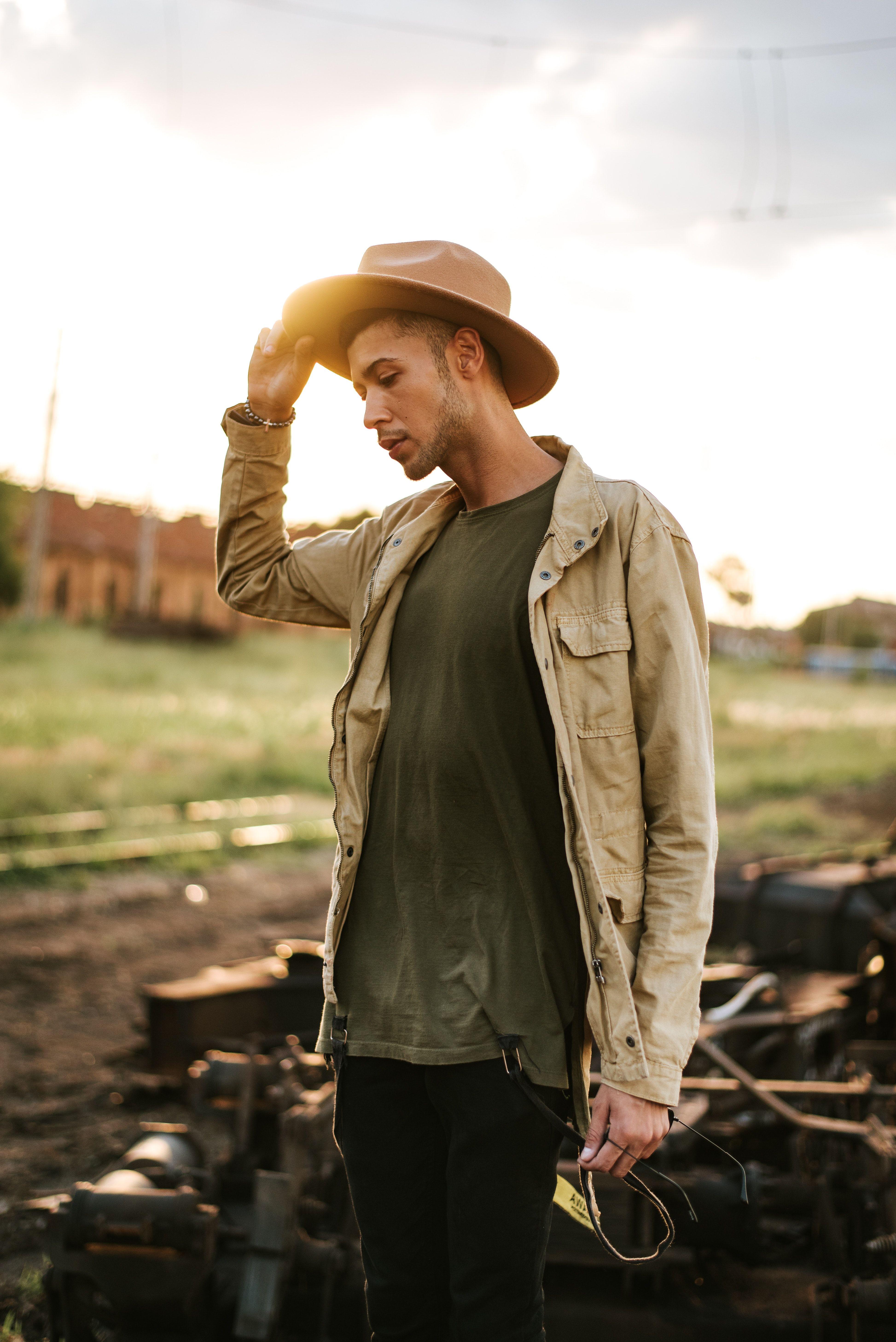 3892x5830 Man Wearing Cowboy Hat · Free