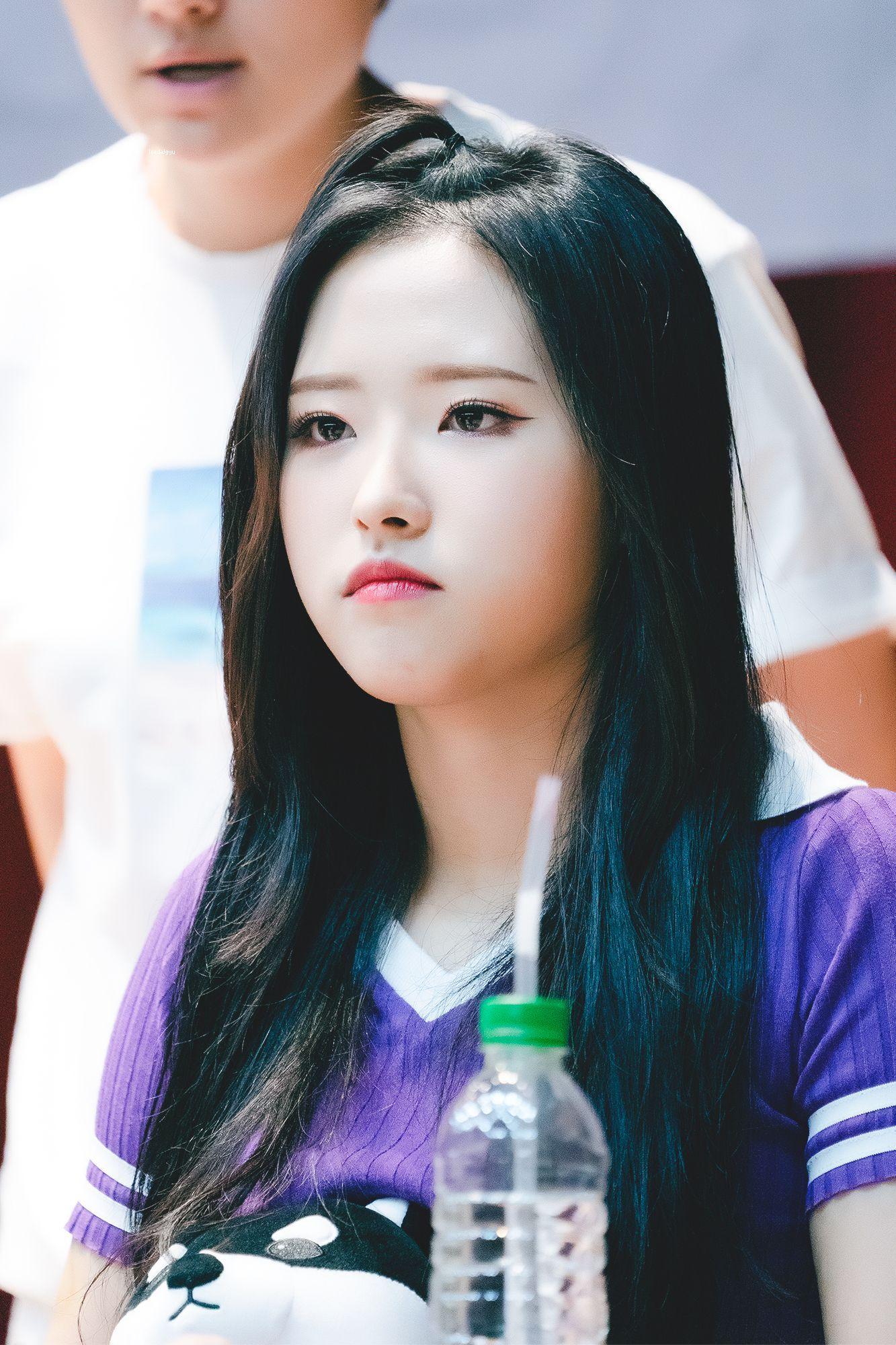 1333x2000 loona olivia hye wallpaper”的图片搜索结果. Olivia hye, Olivia, Girl
