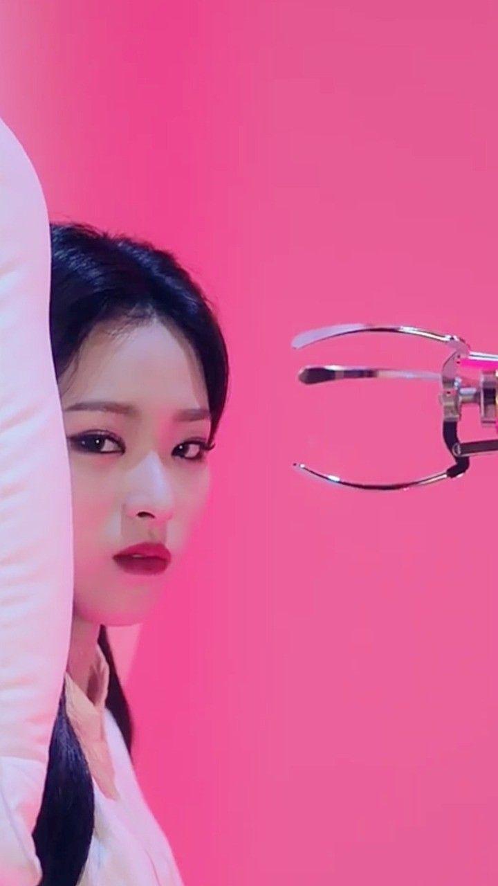 720x1280 loona. Olivia hye, Odd eyes, Olivia