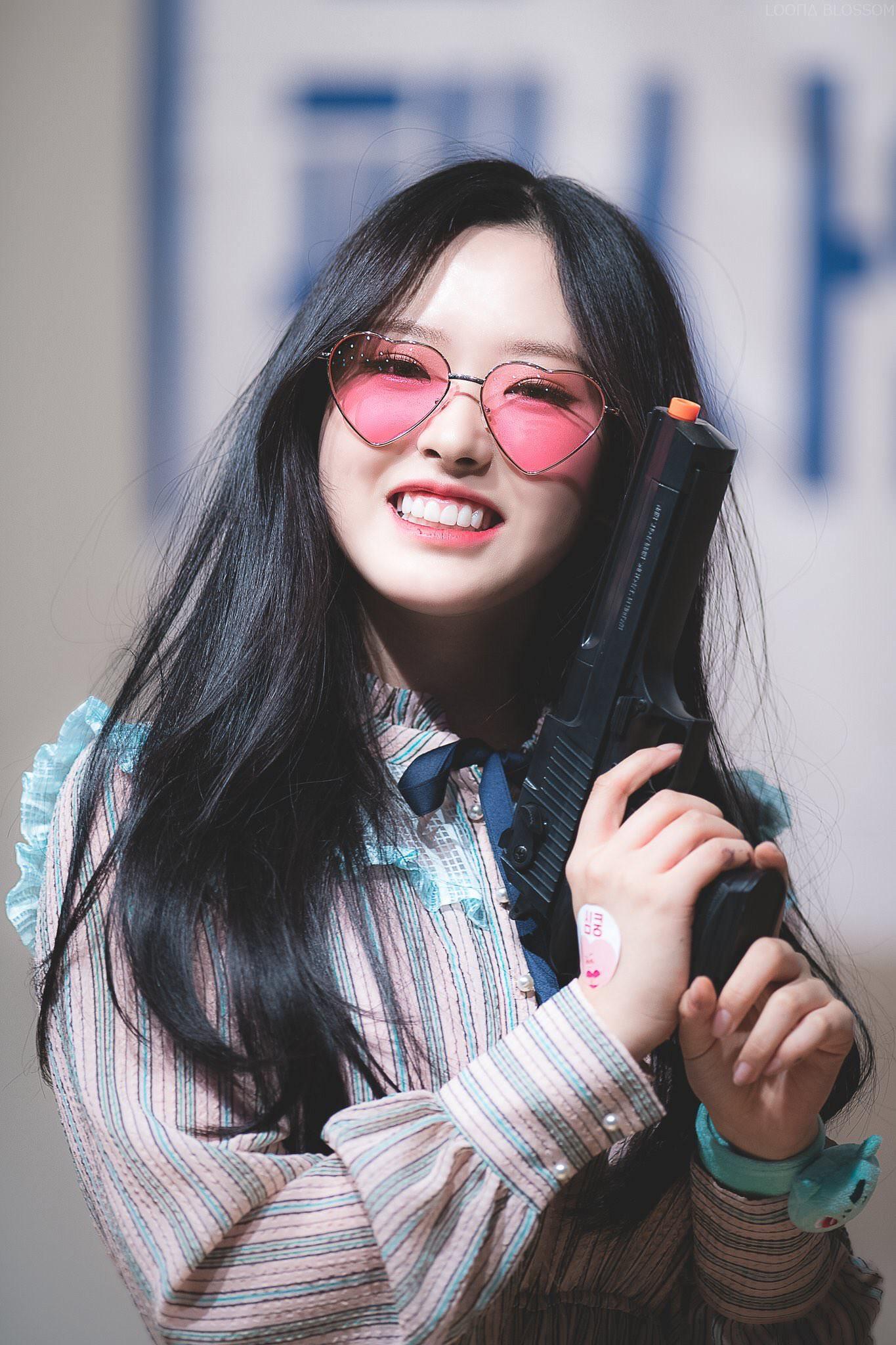 1365x2048 Wallpaper Heaven: Olivia Hye