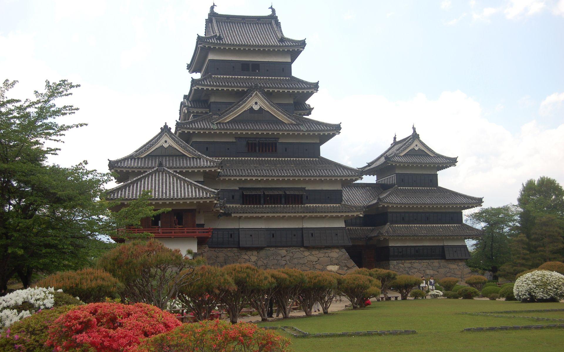 1920x1200 Japanese Castle Desktop Wallpaper