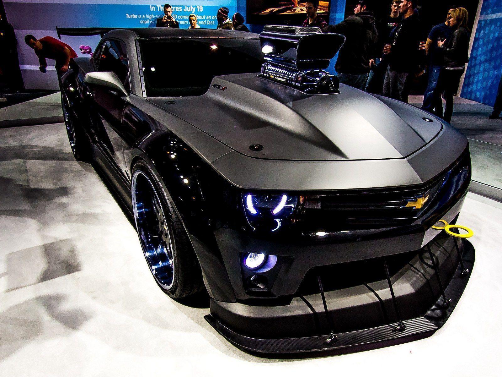 1600x1200 Futuristic Cars Wallpaper