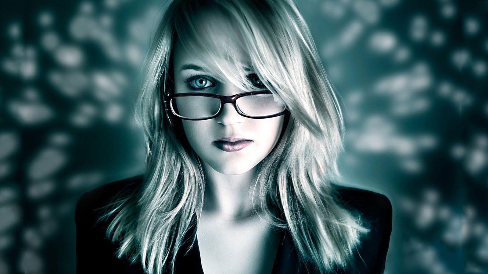 1600x900 Cool Girl s wallpaperx900