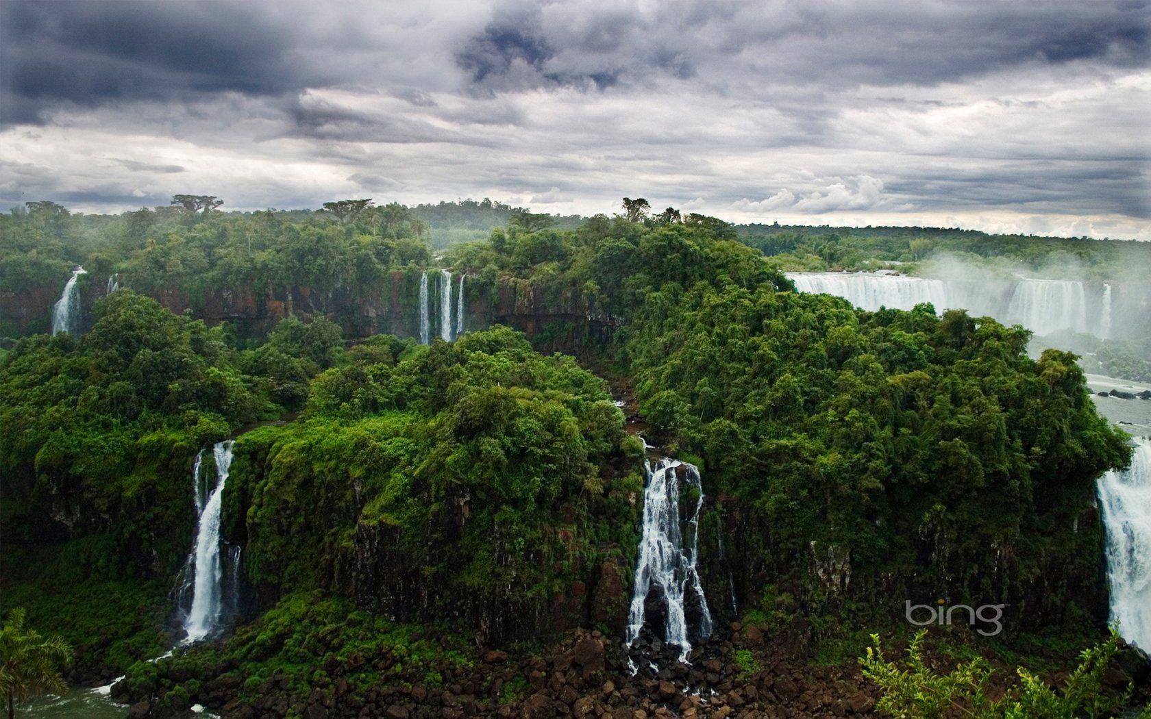 1680x1050 Iguazu Falls in Brazil 19502