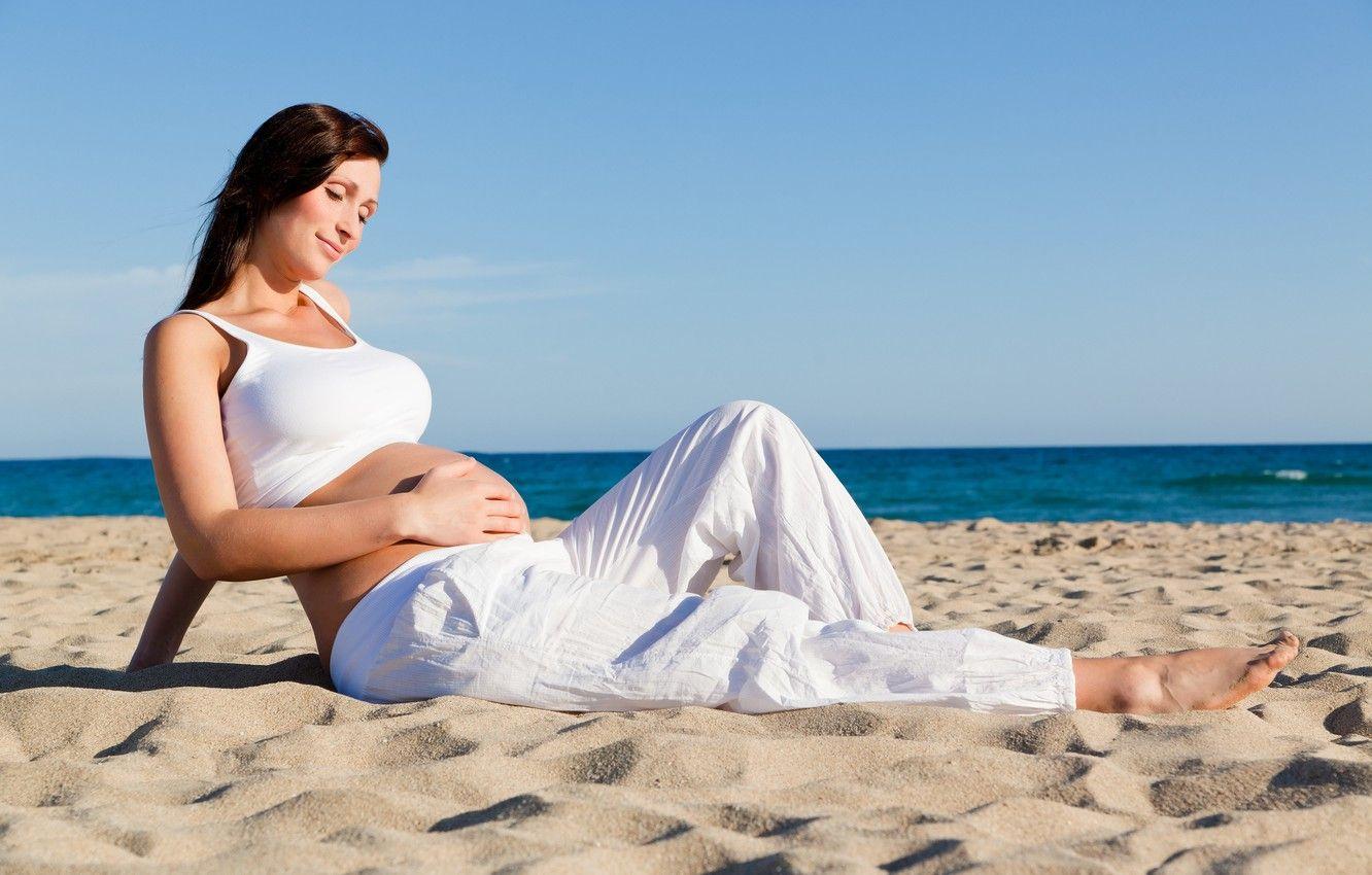 1332x850 Wallpaper beach, brunette, pregnancy image for desktop, section настроения