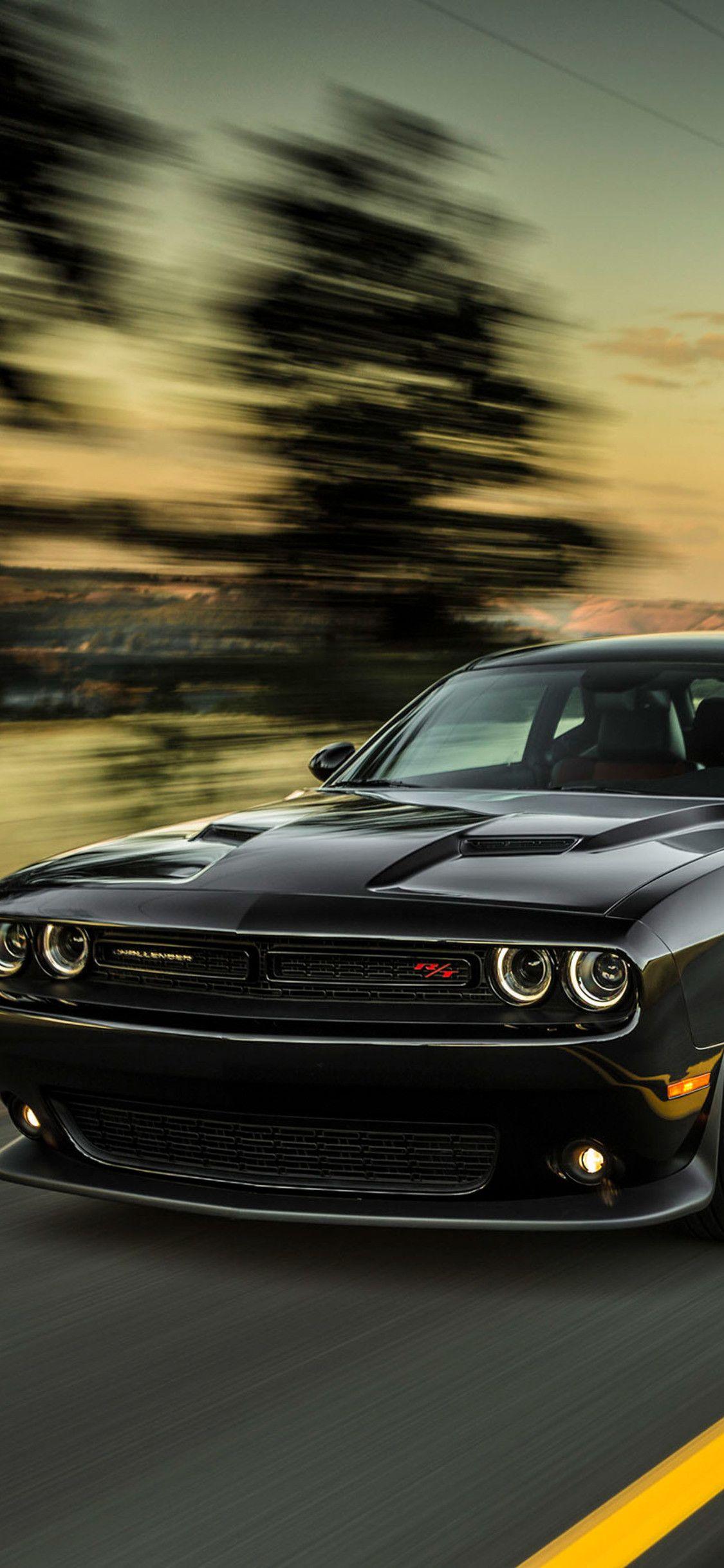 1125x2436 Ultimate Dodge: Dodge Challenger Wallpaper