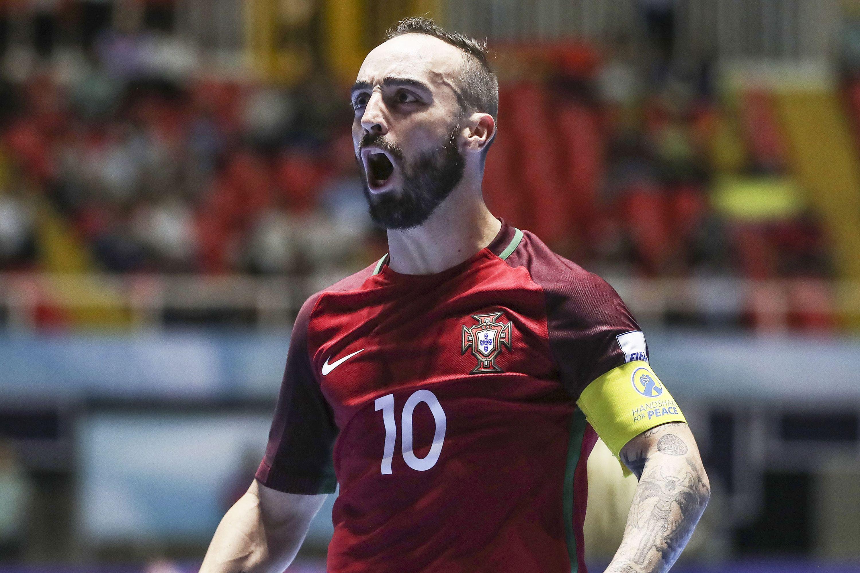 3000x2000 Futsal: Ricardinho: 'Sou fã do Falcão, do Ronaldinho e do Corinthians'
