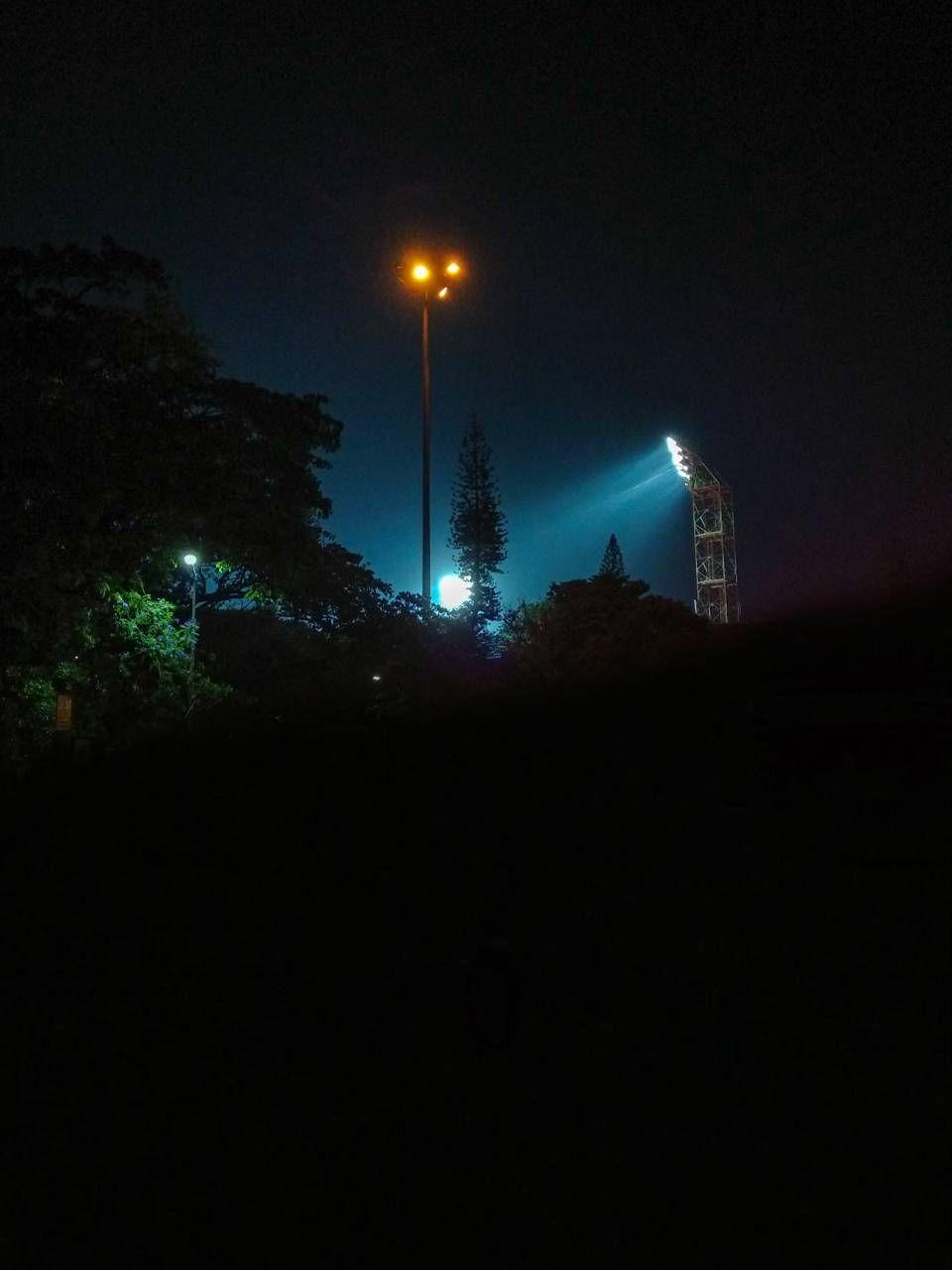 960x1280 Stadium Lights wallpaper