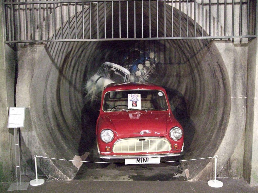 1024x768 Morris Mini Italian Job Transport
