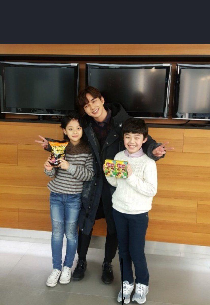 827x1200 P_N Seung Ho with Gil Jung Woo (Little Kim Min Kyu) and Go Woo Rim (Little Hwang Yoo Chul) in I'm Not a Robot drama set • Cr: • #