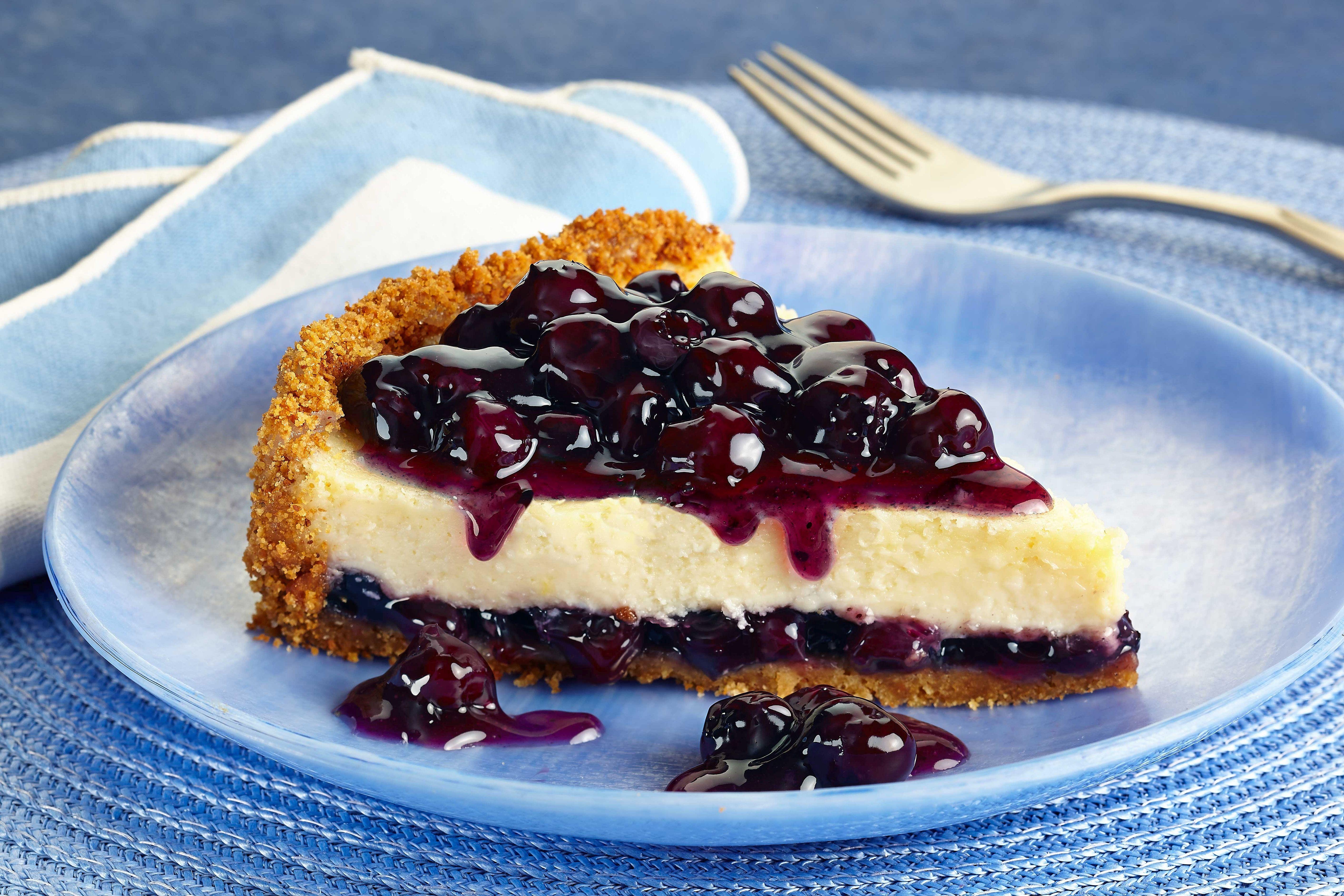5650x3767 Blueberry Cheesecake Wallpaper