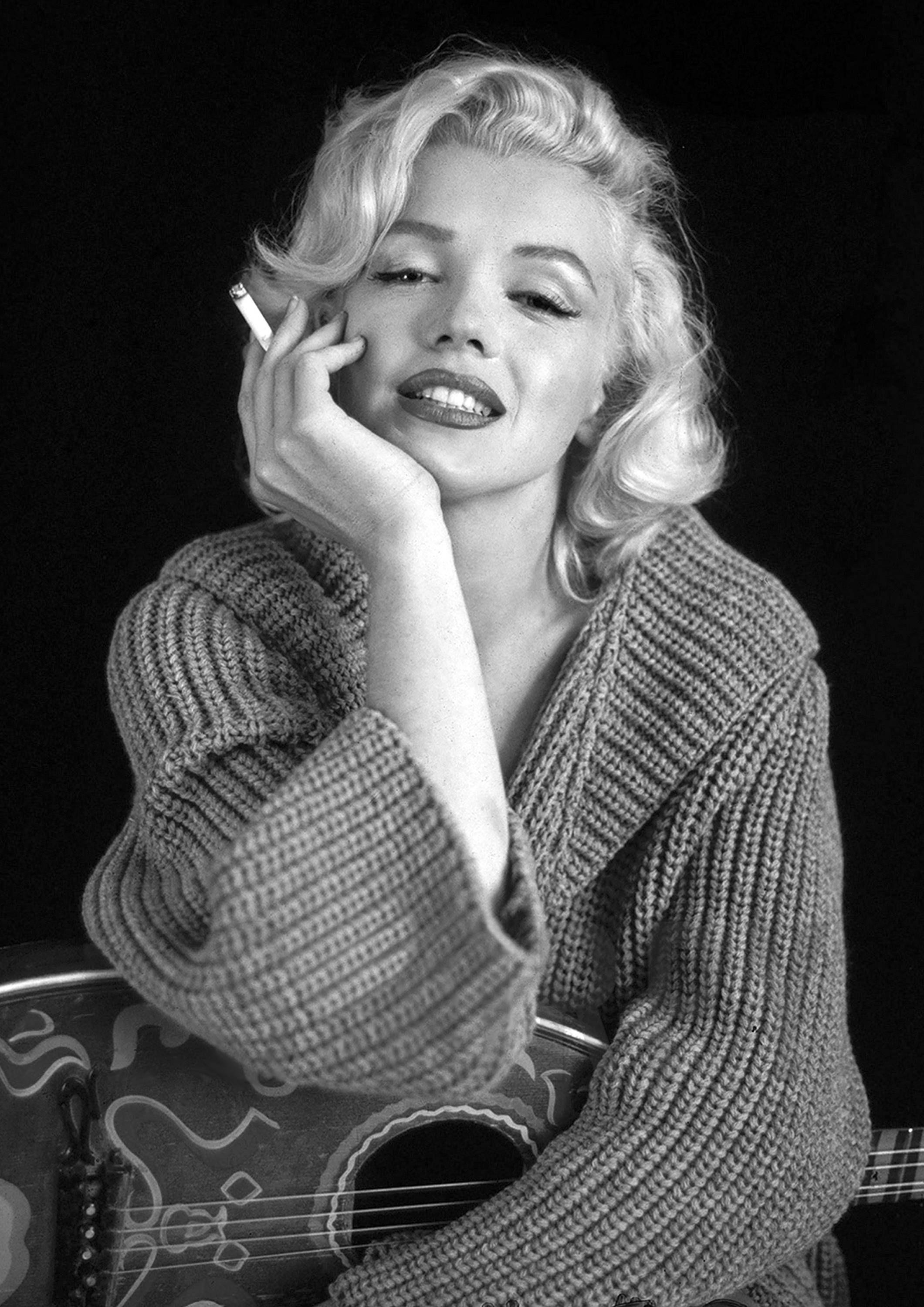 marilyn monroe with tattoos and smoking