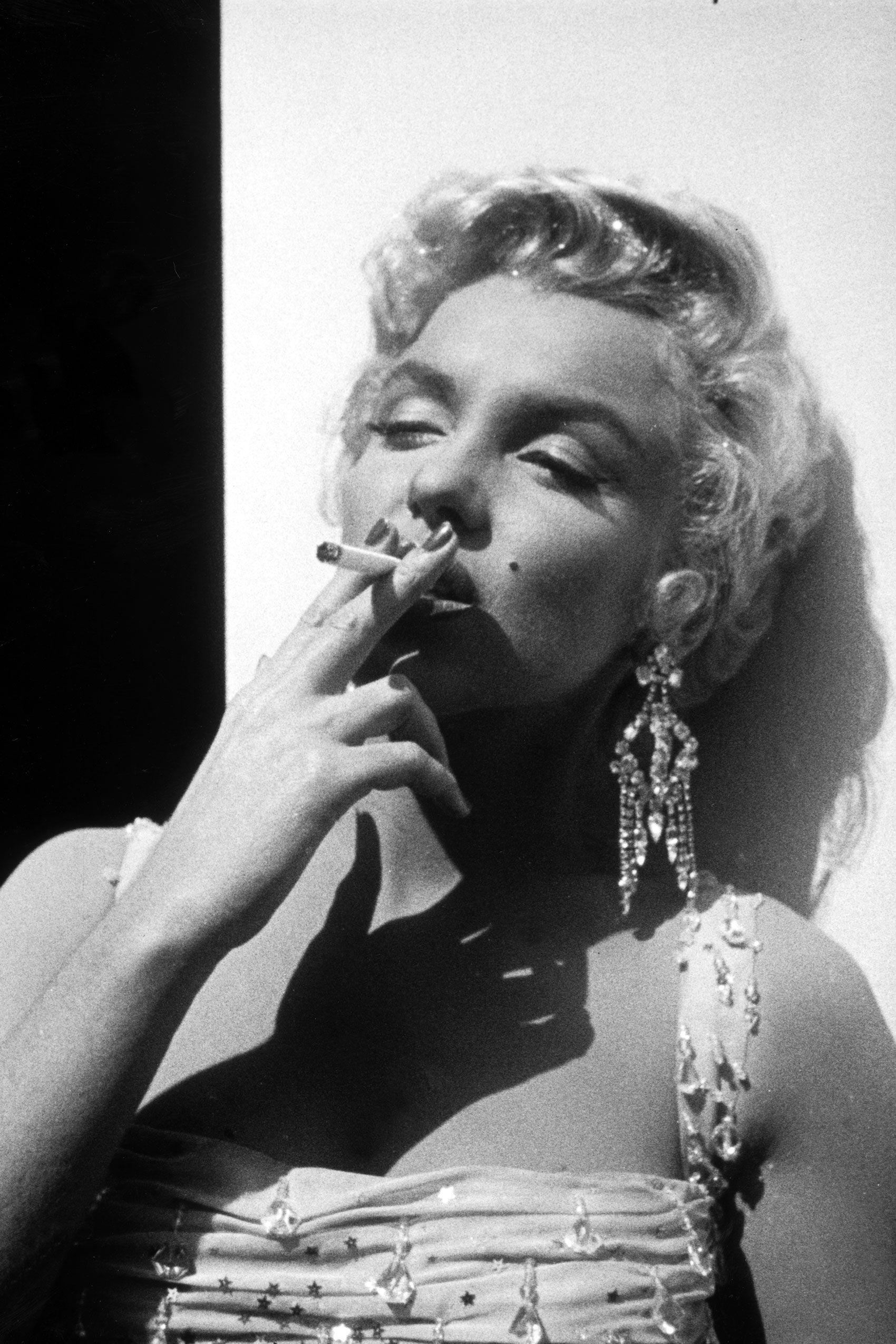 Marilyn Monroe Smoking Wallpapers - Top Những Hình Ảnh Đẹp