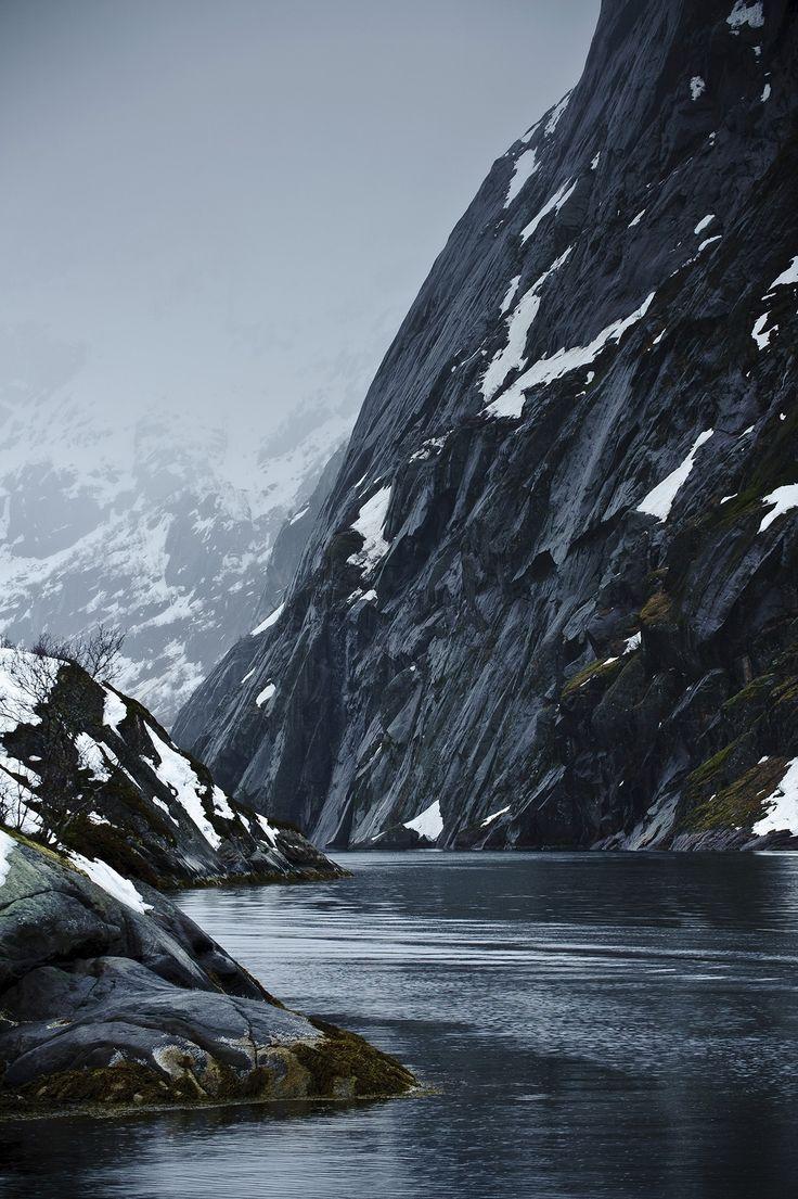 736x1105 Norse iPhone Wallpaper
