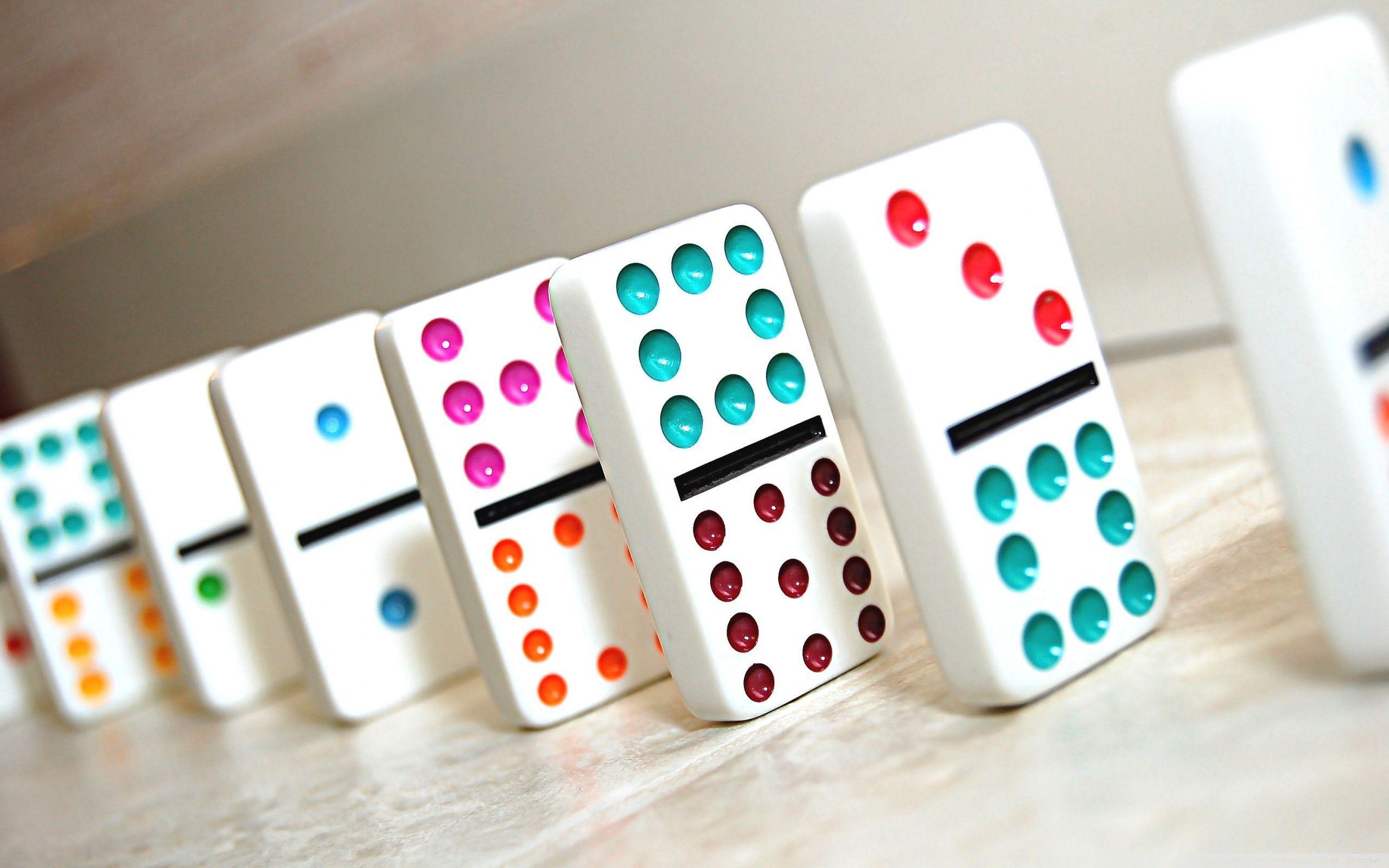 2560x1600 Domino Wallpaper
