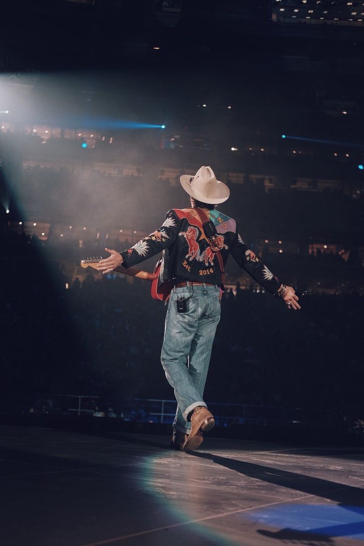 736x1104 Country artists wallpaper. Parker mccollum wallpaper aesthetic, Cody johnson wallpaper aesthetic, Midnight cowboy