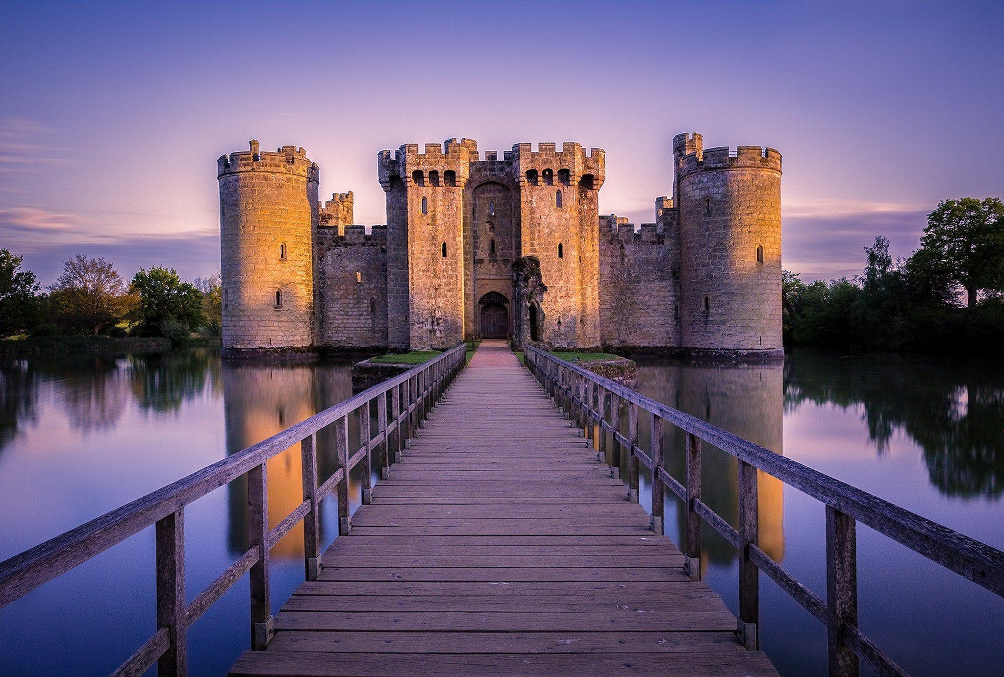 2048x1382 Bodiam Castle, England : wallpaper. Bodiam castle, Castles to visit, Castle