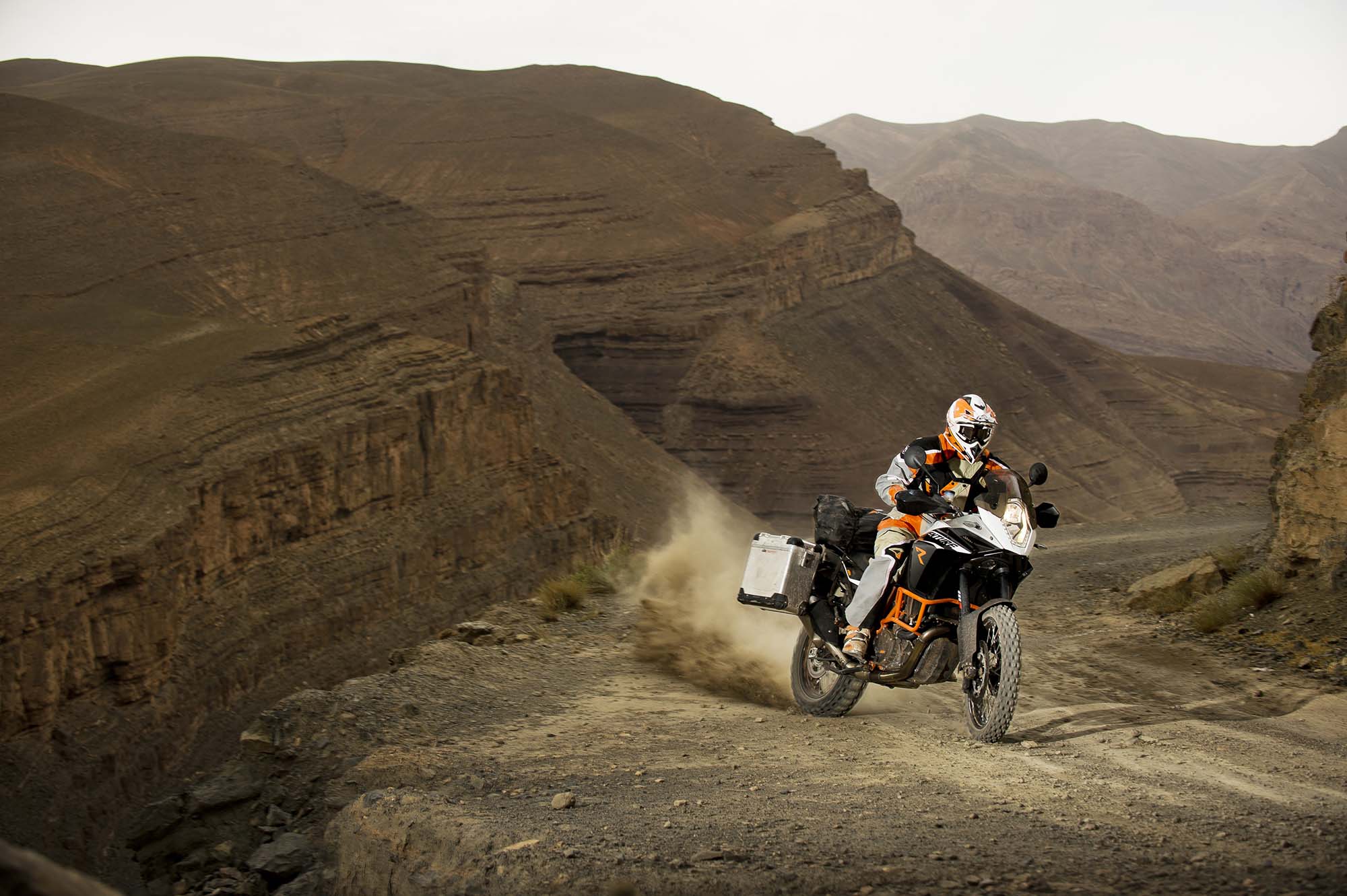 2000x1331 KTM 1190 Adventure Wallpaper