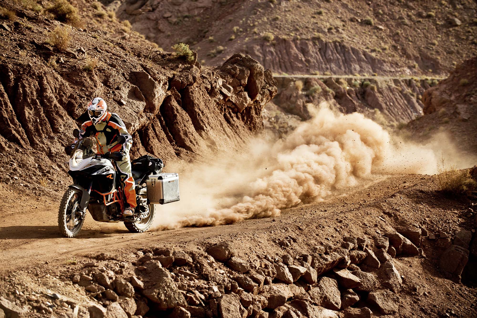 2000x1331 KTM 1190 Adventure Wallpaper