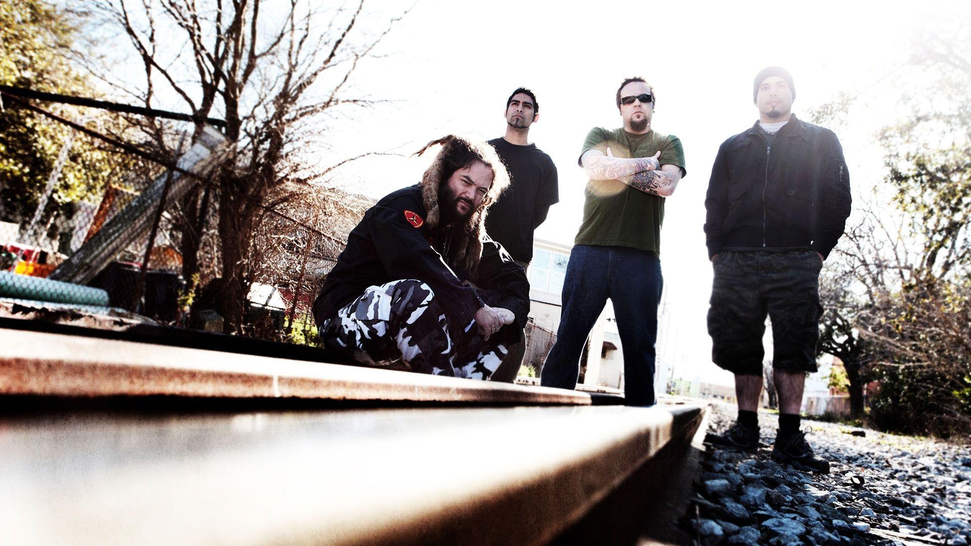 1920x1080 Download Wallpaper 1920x1080 soulfly, band, members, rails, stones Full HD 1080p HD Background