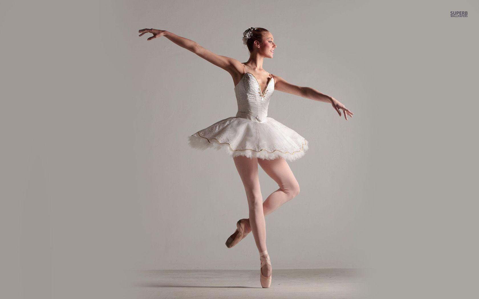 1680x1050 Top Pics: Amazing Ballerina Image Collection