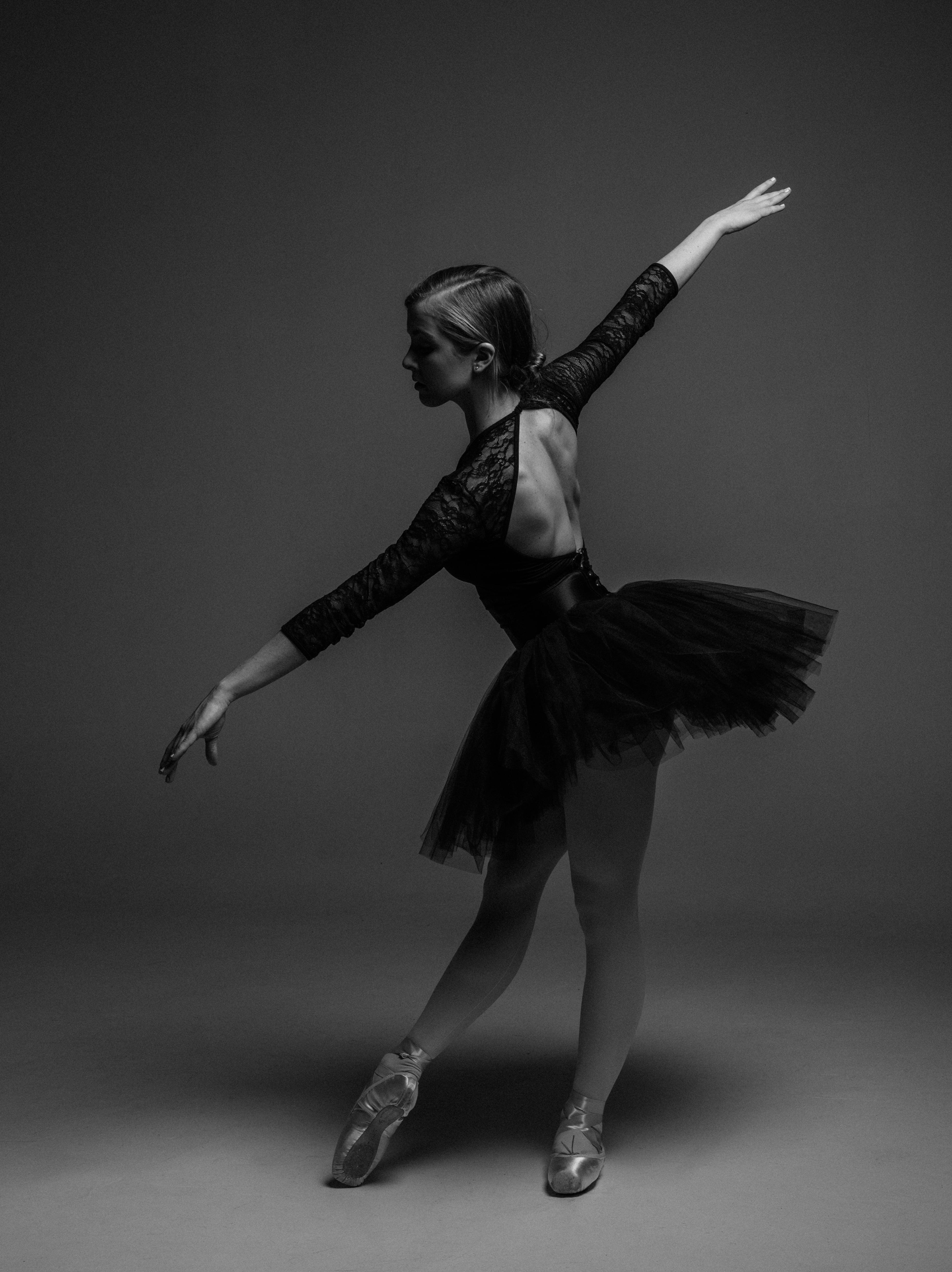 3913x5228 Ballet Photo Black And White