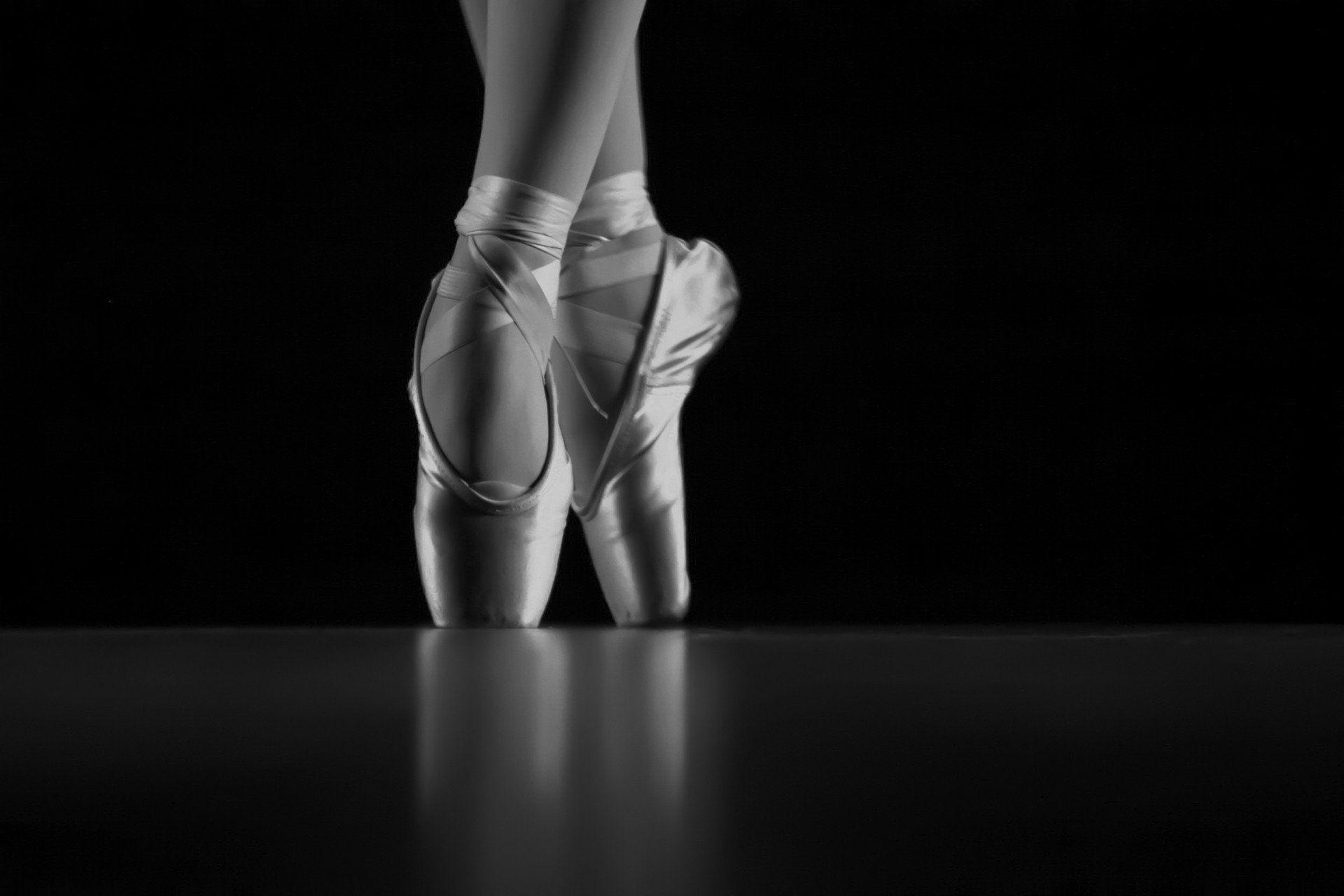 1920x1280 Pointe Shoes Wallpaper