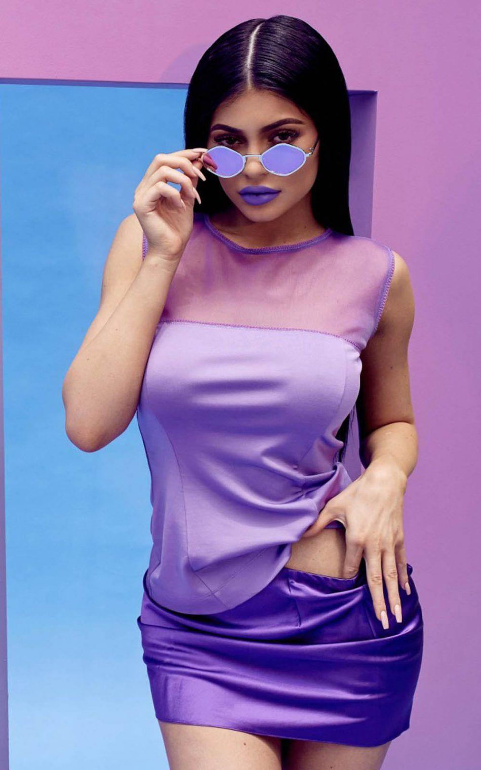 950x1520 Kylie Jenner Quay Australia 2017 Photohoot 4K Ultra HD Mobile Wallpaper