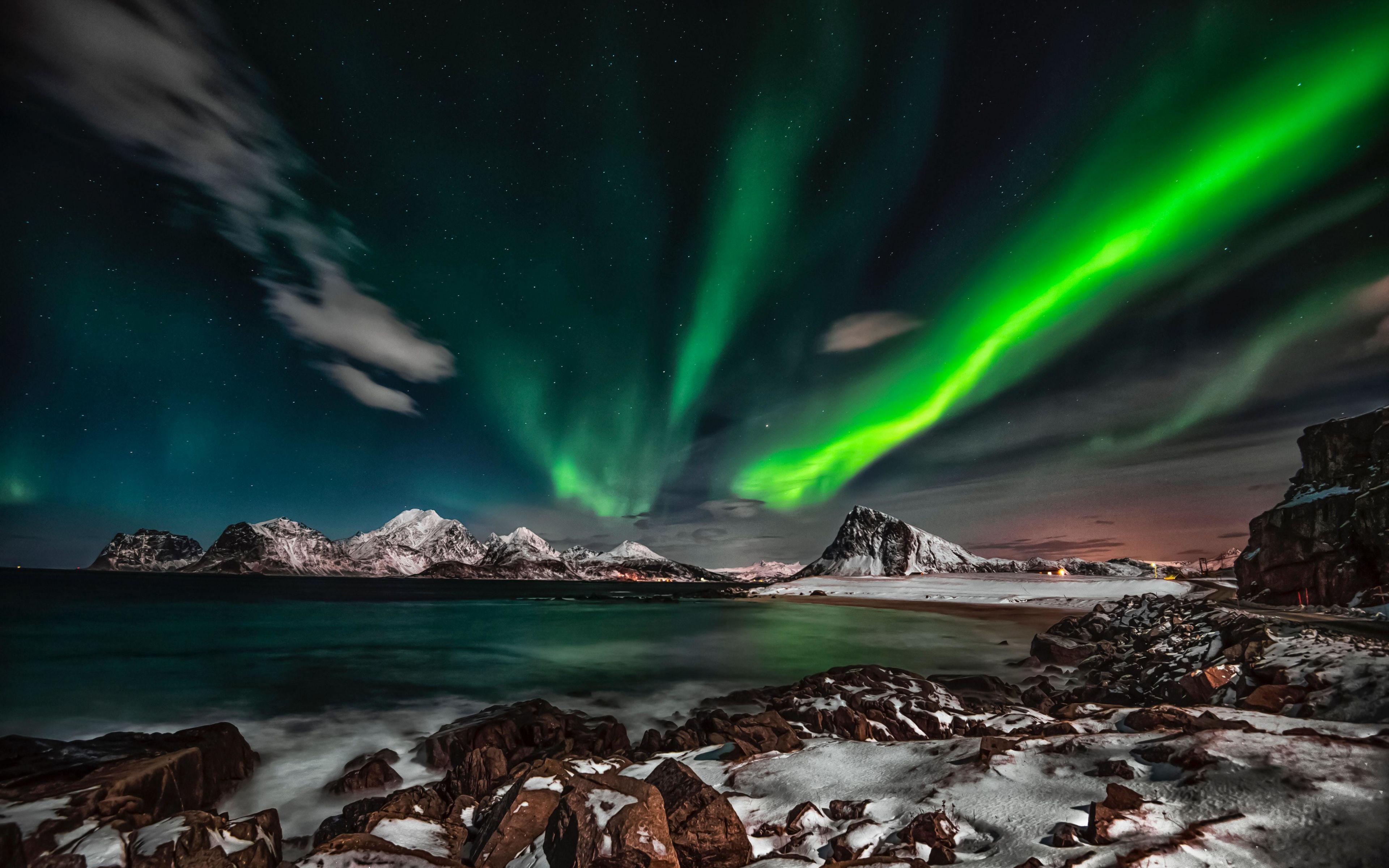 3840x2400 Zendha: Aurora Borealis Wallpaper 4k