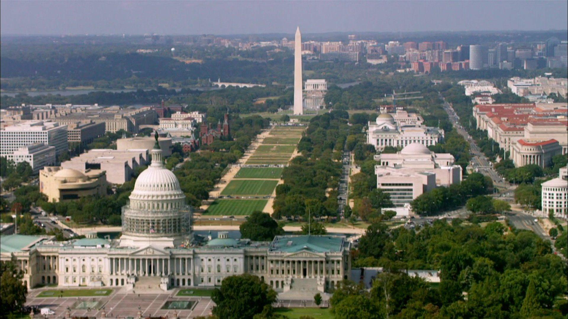 Какое число в вашингтоне. National Mall Вашингтон. Нэшнл Молл National Mall Вашингтон округ Колумбия. Капитолий Вашингтон вид сверху. Национальная аллея Вашингтон.