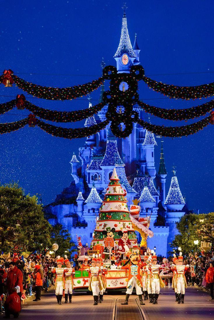 734x1100 On a testé: passer les fêtes de Noël à Disneyland Paris. Femina. Disneyland paris christmas, Disneyland christmas, Christmas in paris