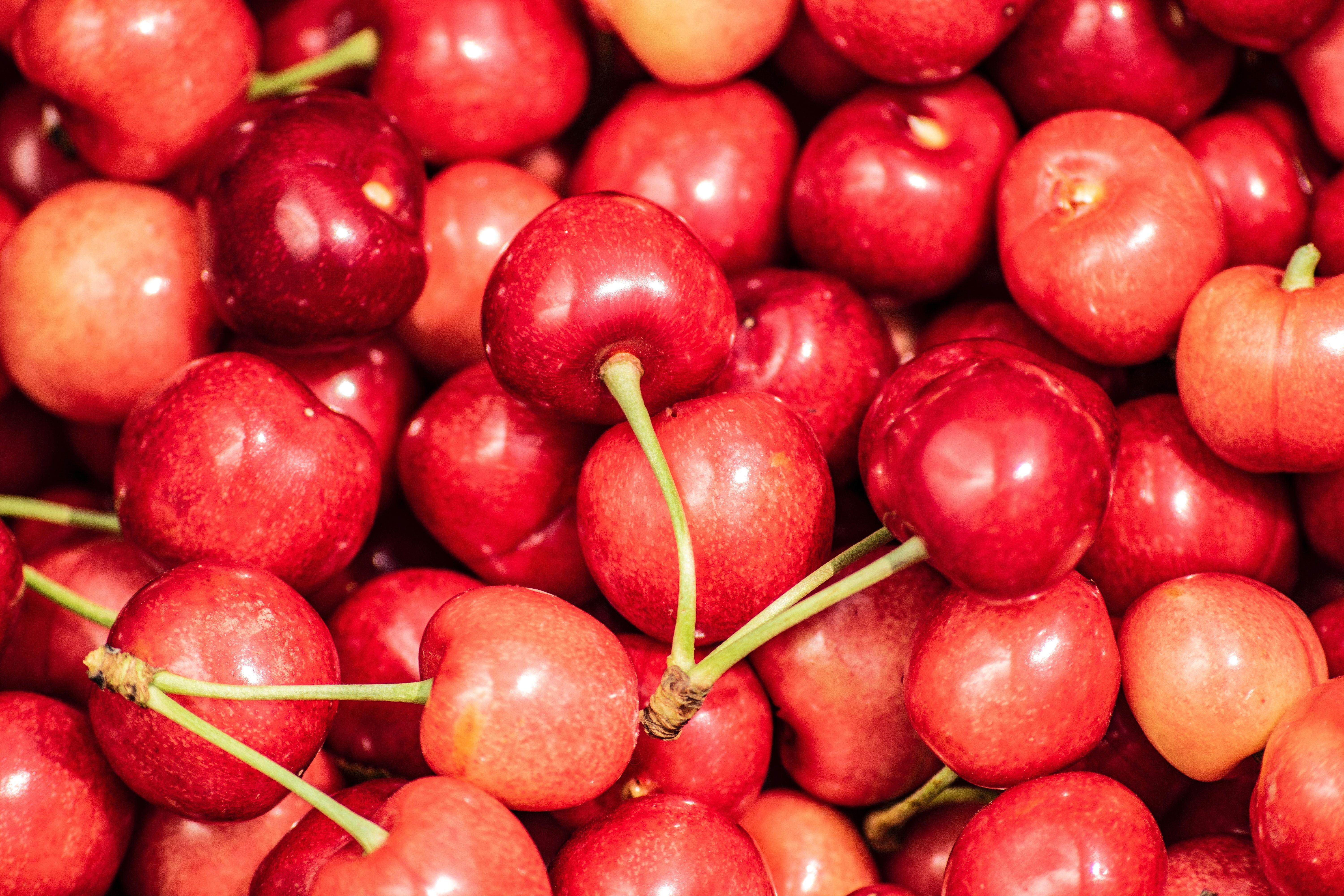 6000x4000 Cherries Wallpaper
