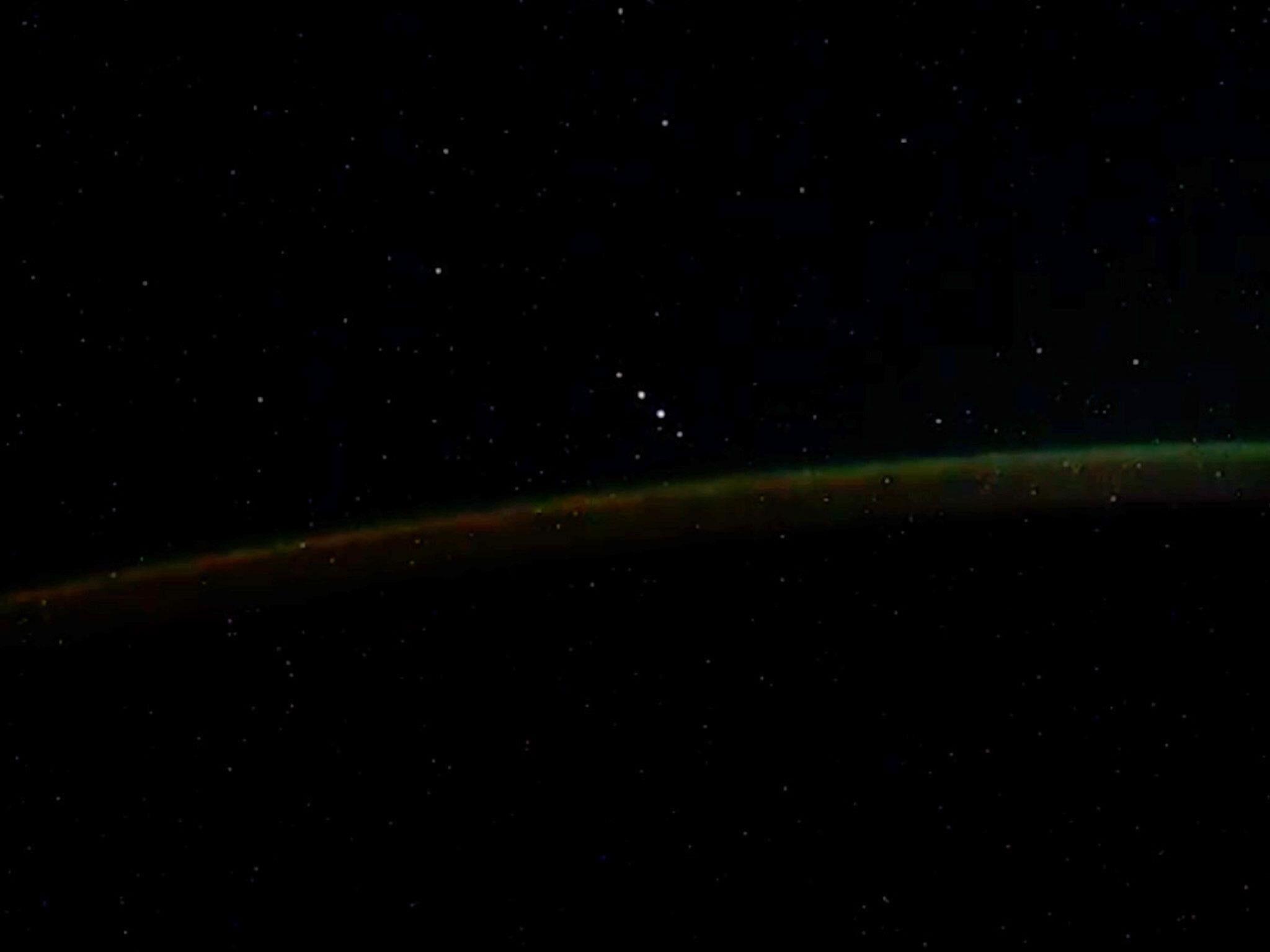 2048x1536 Cosmonaut on ISS shares video of five unidentified 'objects' flying over Earth