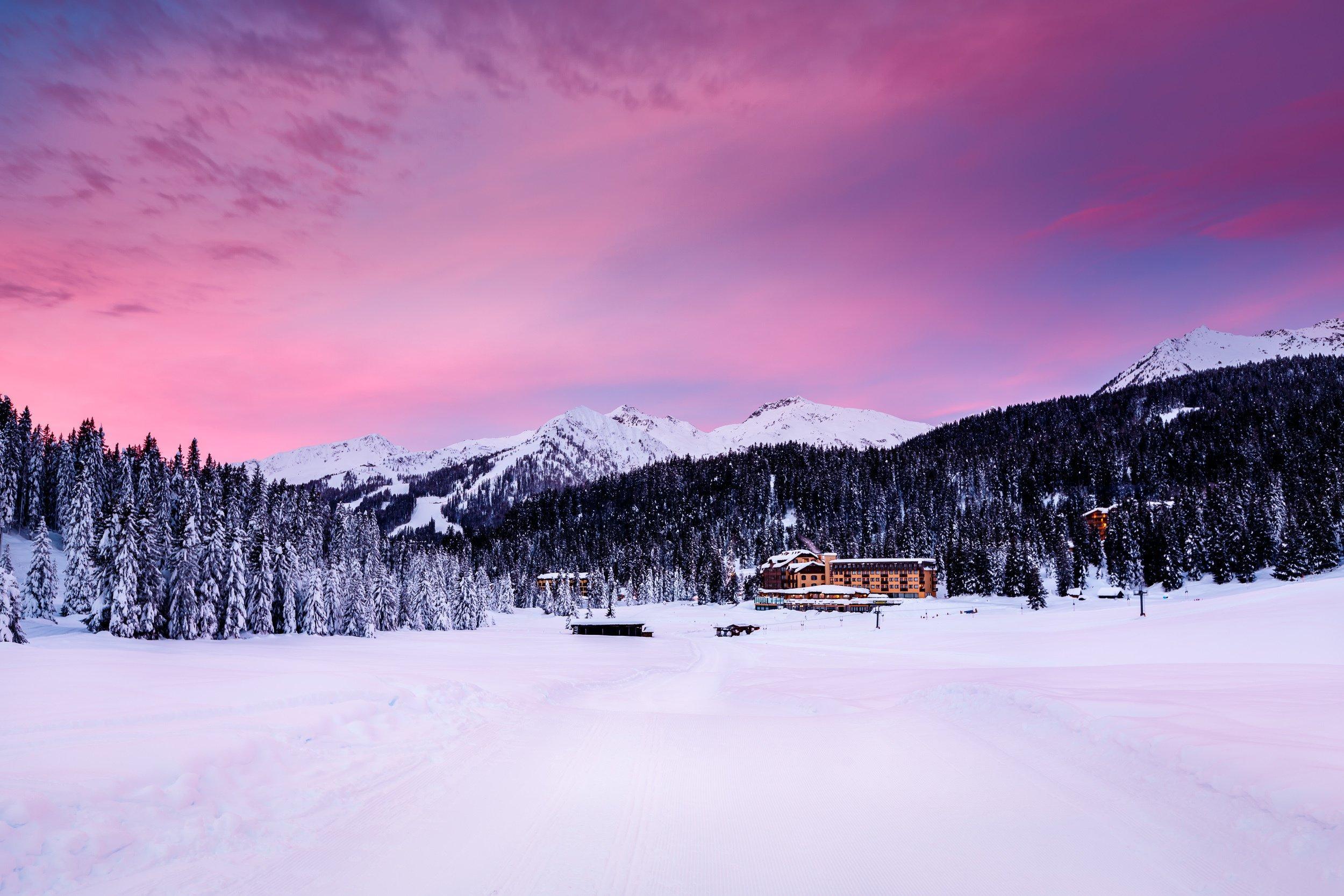 2500x1667 Winter In Italy Wallpaper